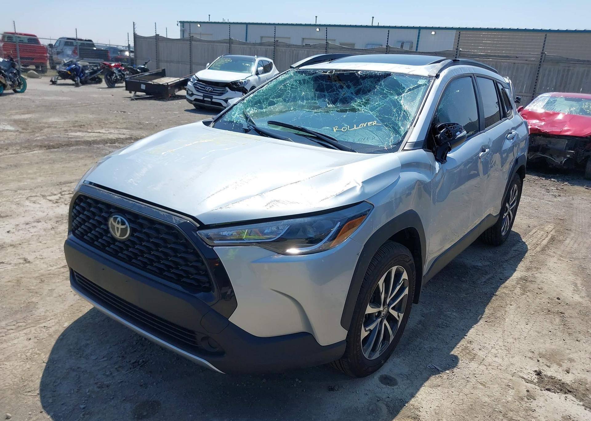 2024 TOYOTA COROLLA CROSS LE