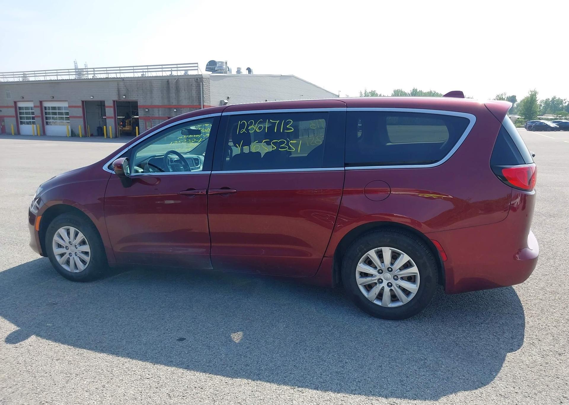 2019 CHRYSLER PACIFICA LX