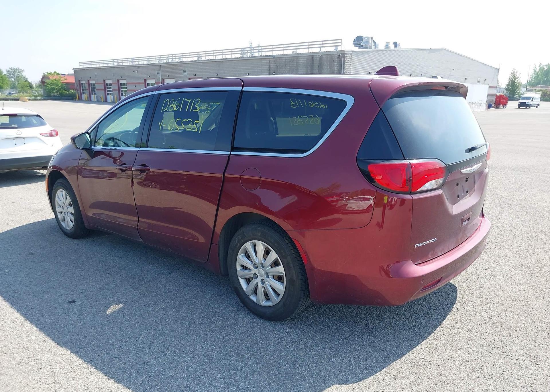 2019 CHRYSLER PACIFICA LX