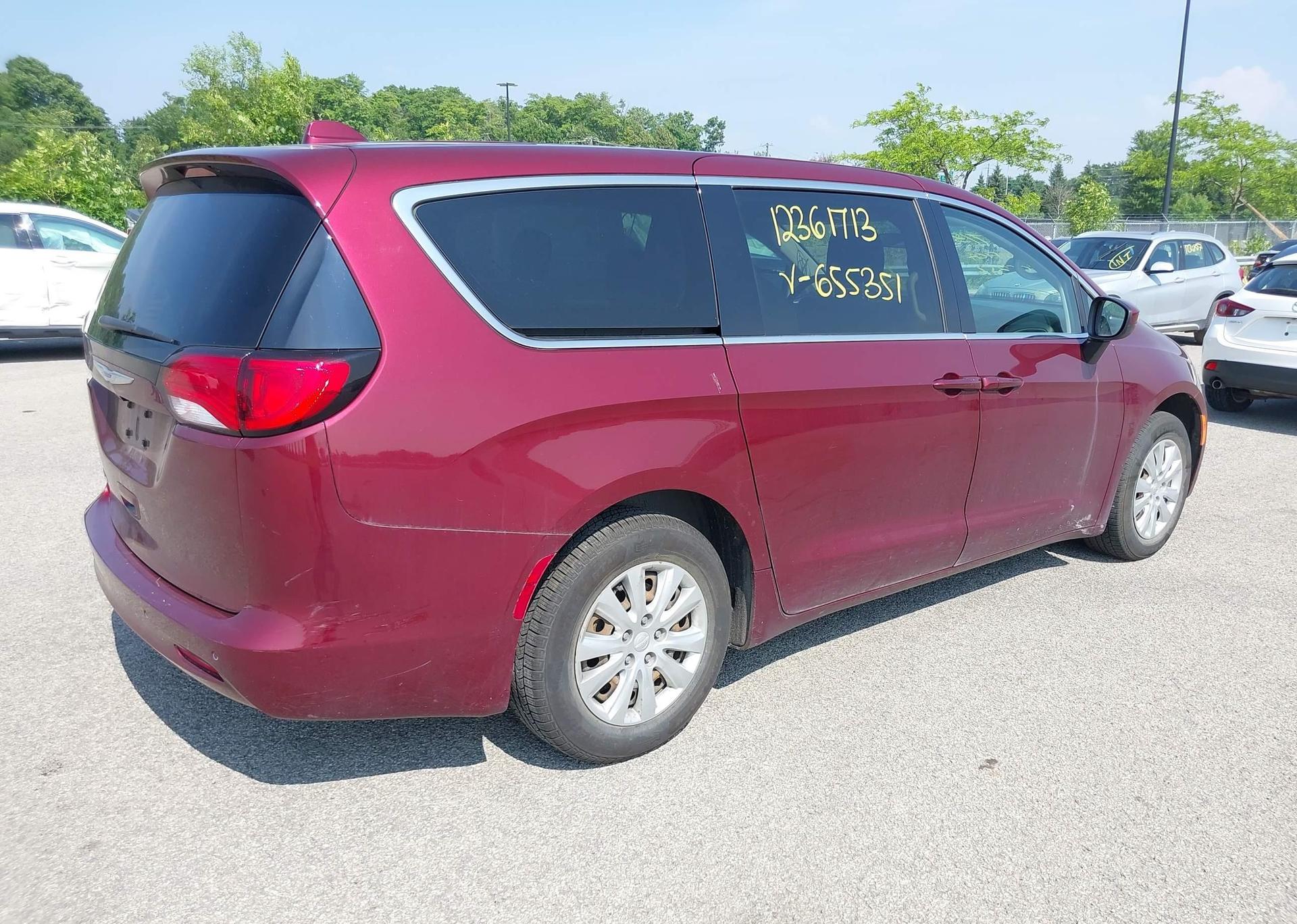 2019 CHRYSLER PACIFICA LX