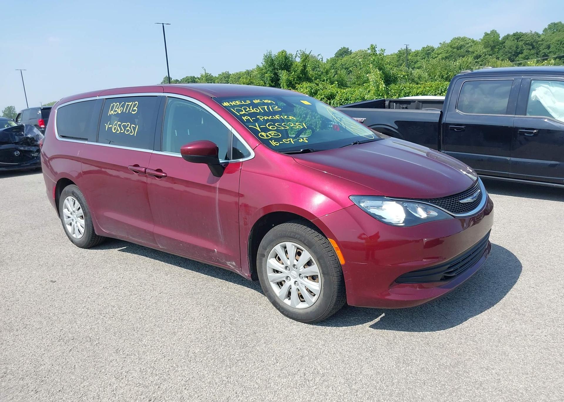 2019 CHRYSLER PACIFICA LX