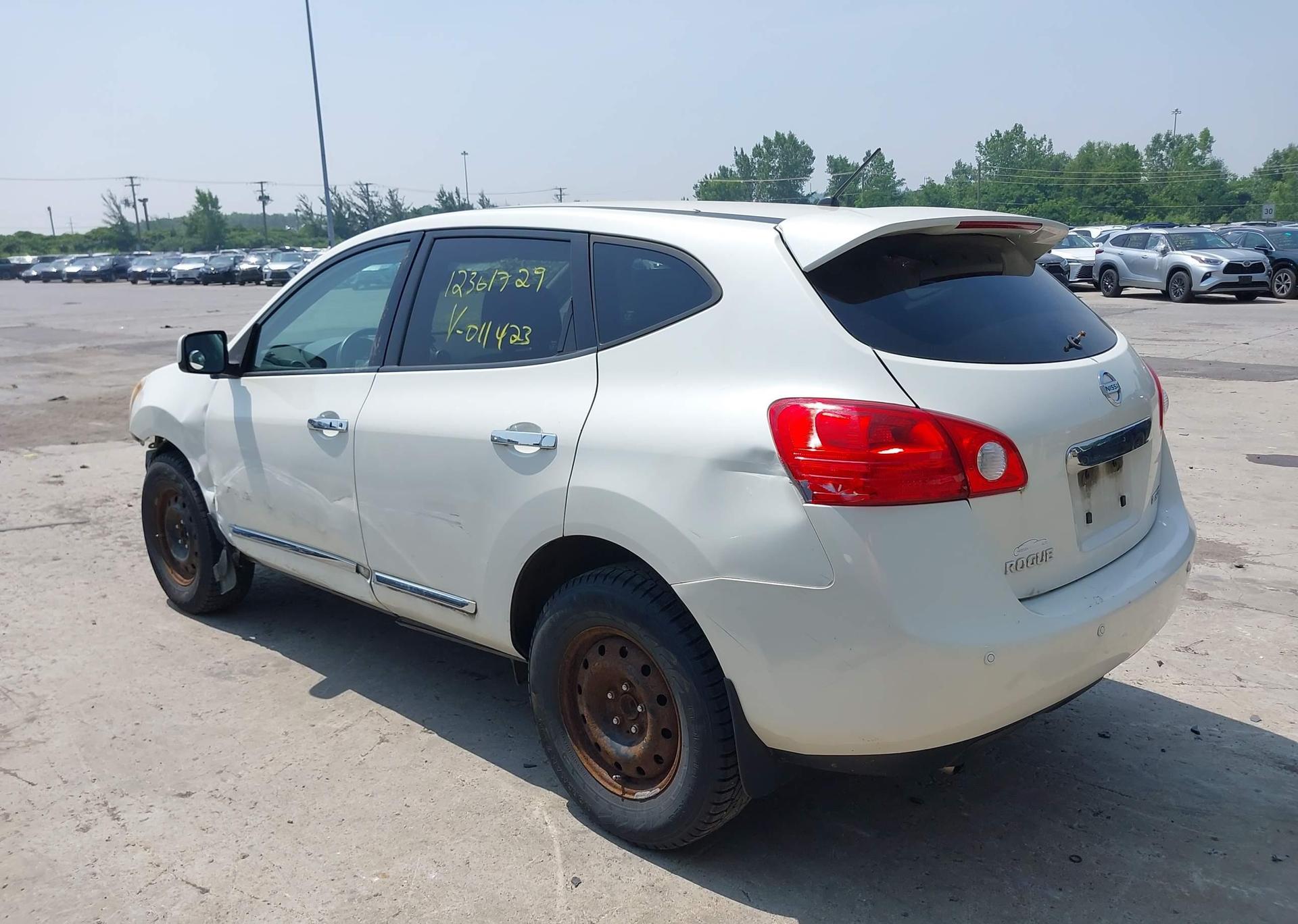 2013 NISSAN ROGUE S