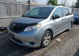 2011 TOYOTA SIENNA