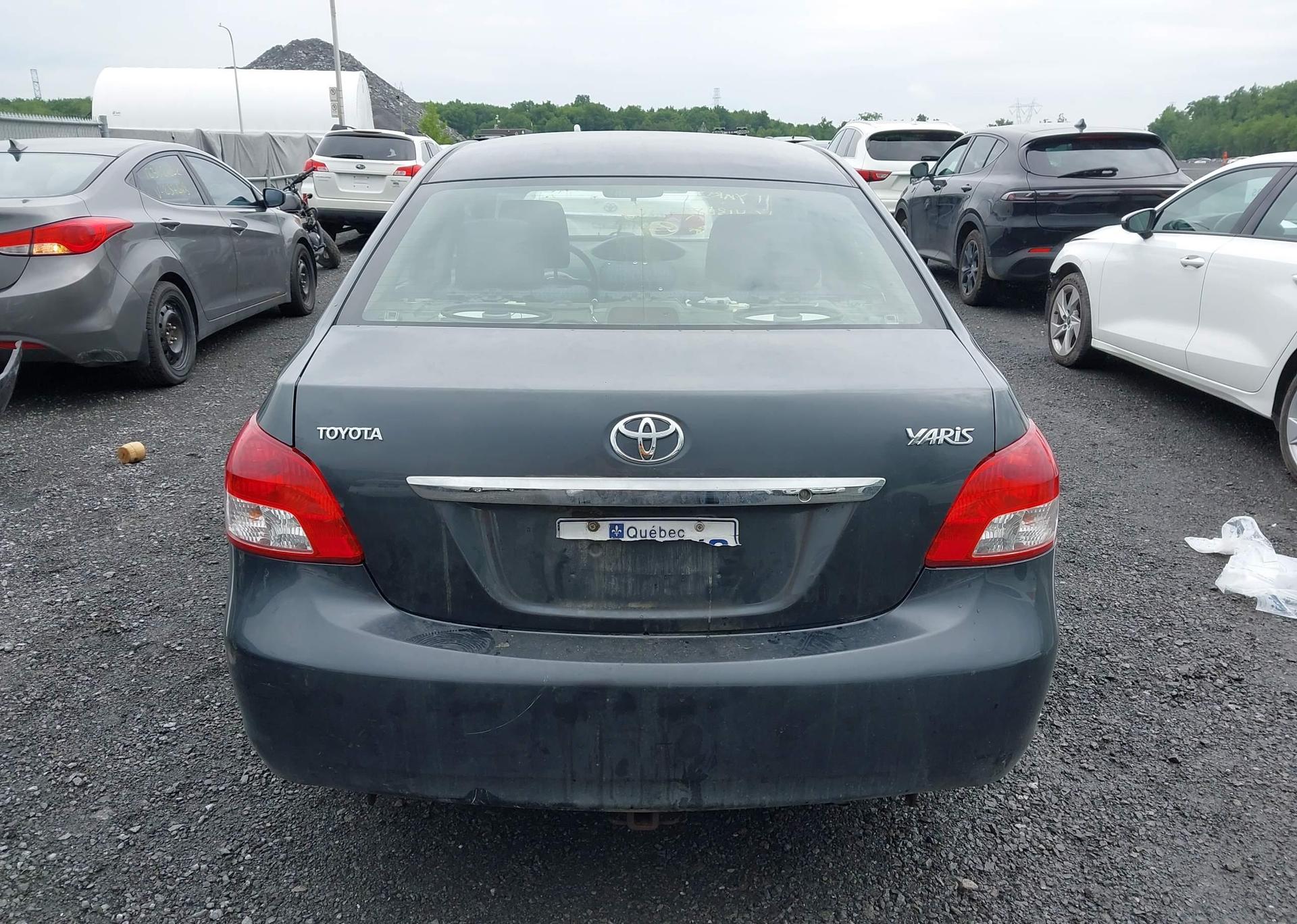 2011 TOYOTA YARIS