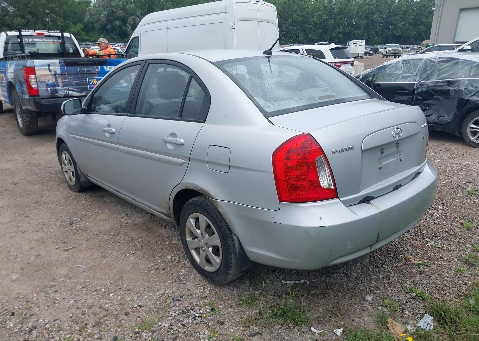 2010 HYUNDAI ACCENT GLS