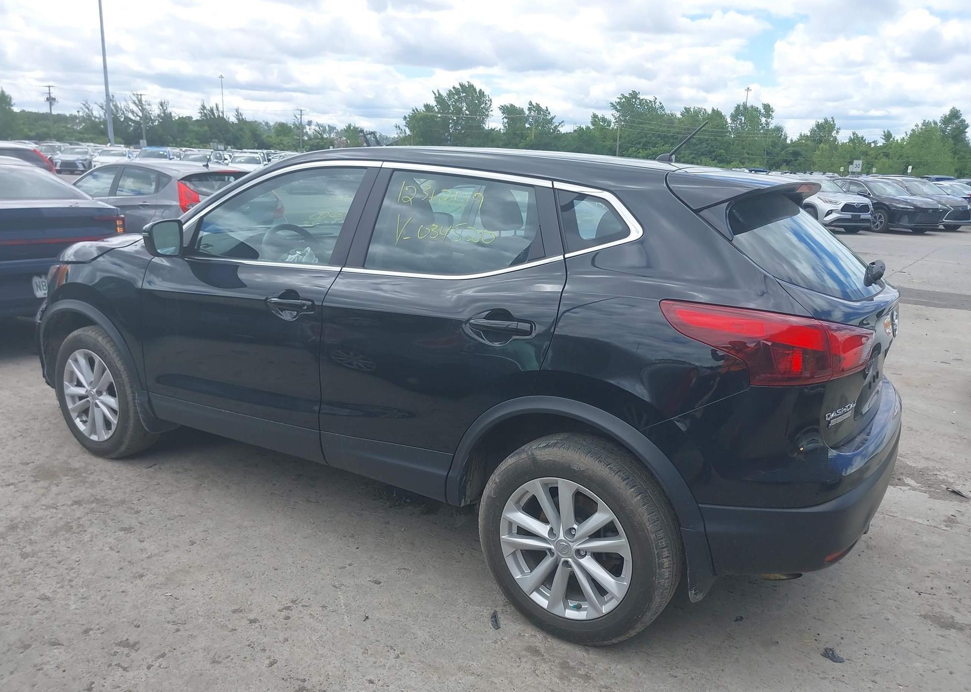 2017 NISSAN QASHQAI