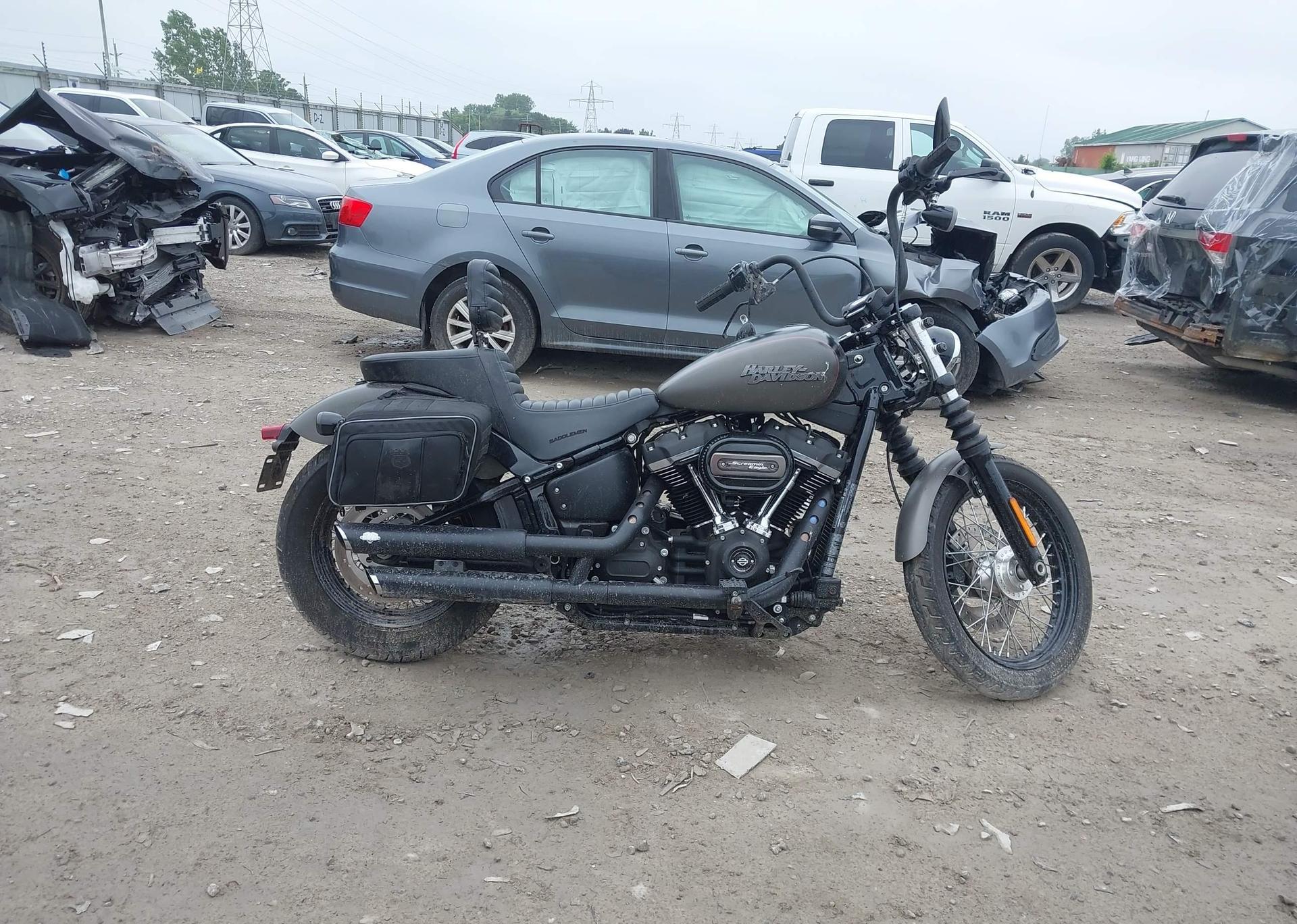 2018 HARLEY-DAVIDSON FXBB STREET BOB