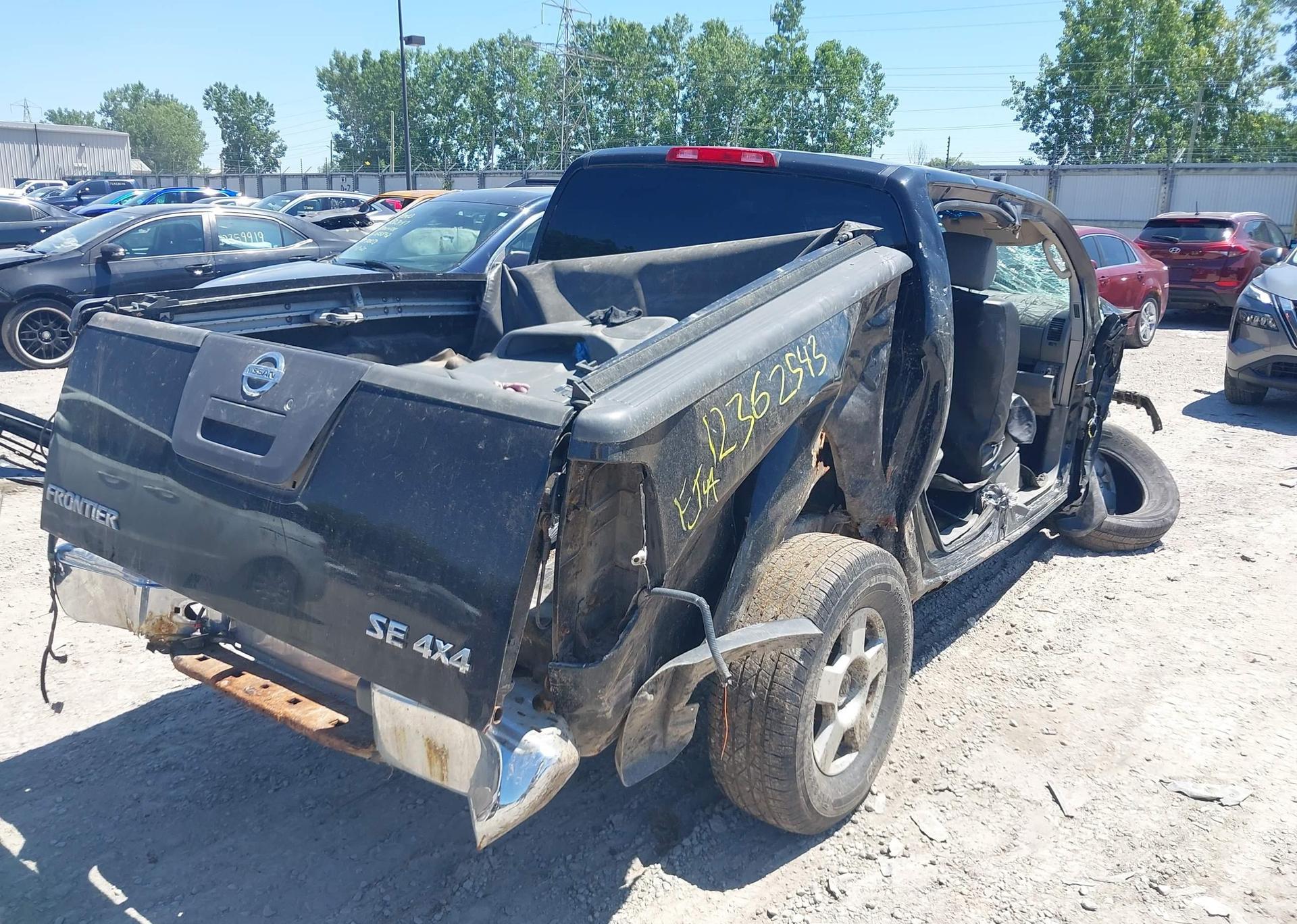 2006 NISSAN FRONTIER SE