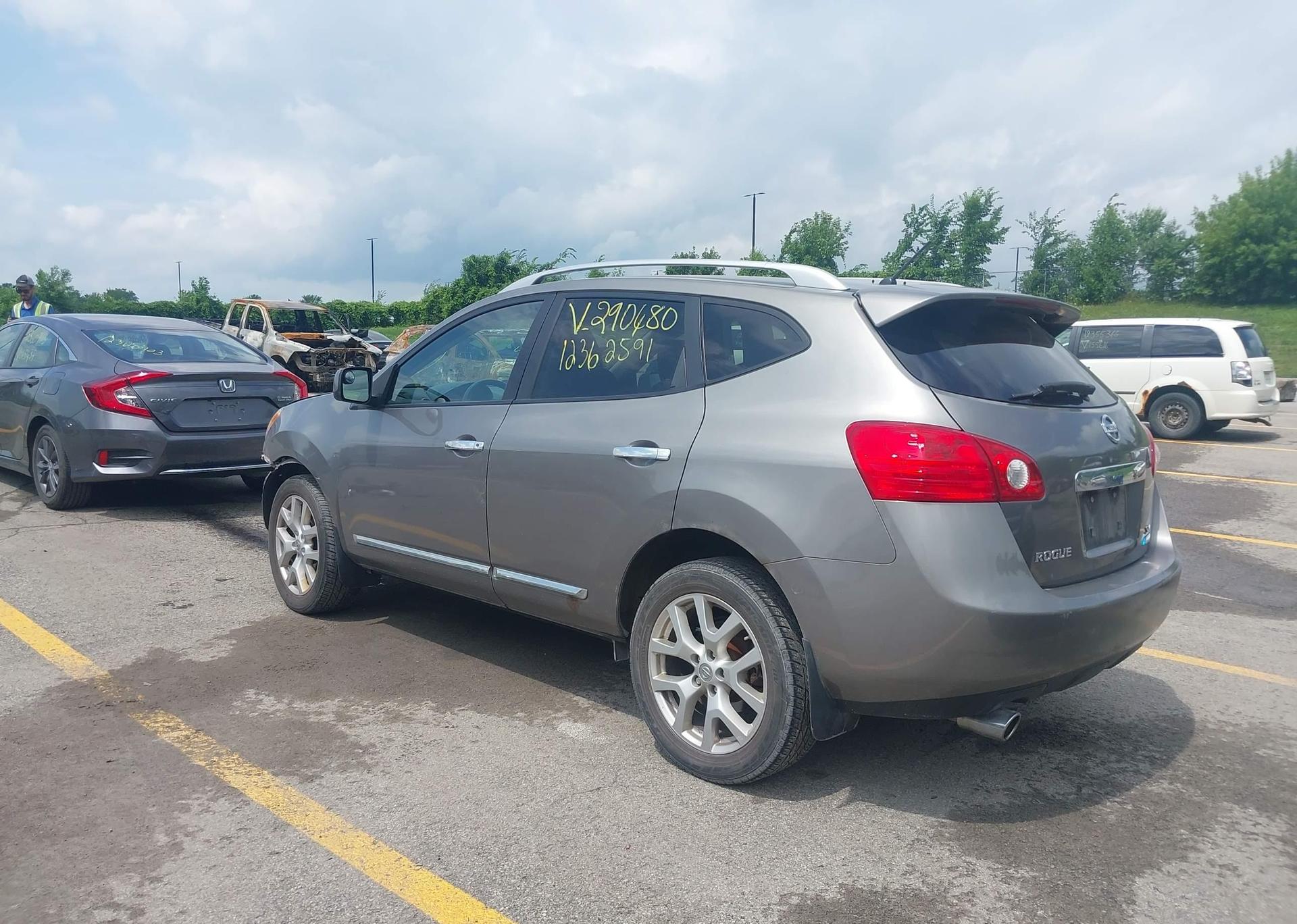 2012 NISSAN ROGUE SV