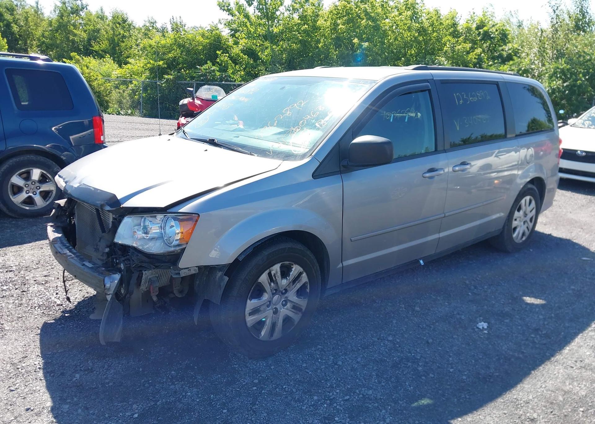 2016 DODGE GRAND CARAVAN SE