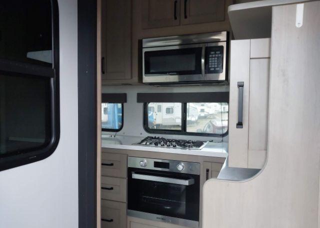 2023 GRAND DESIGN 337 RLS