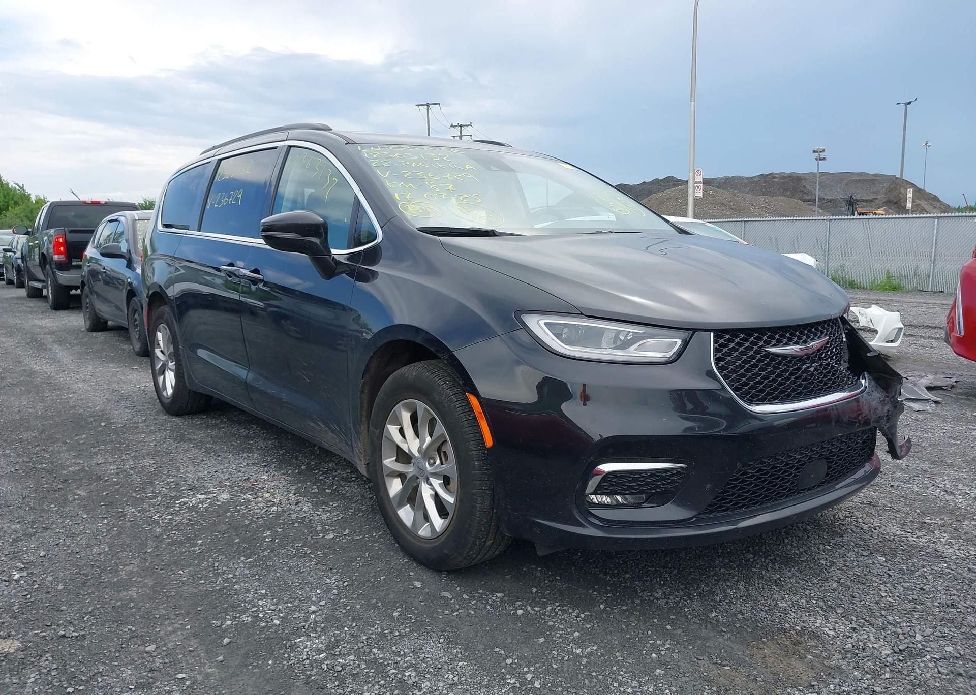 2022 CHRYSLER PACIFICA TOURING L