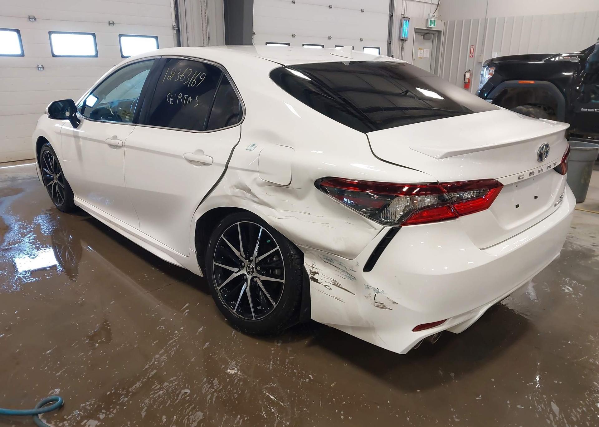 2023 TOYOTA CAMRY XLE