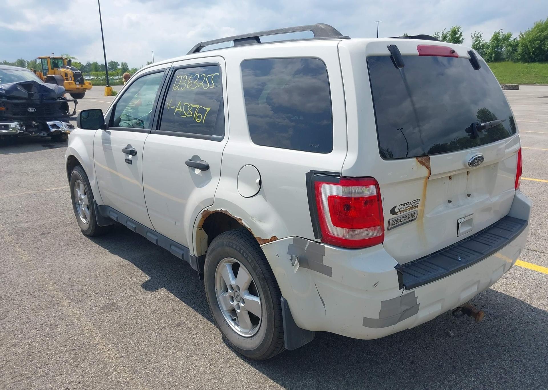2011 FORD ESCAPE XLT