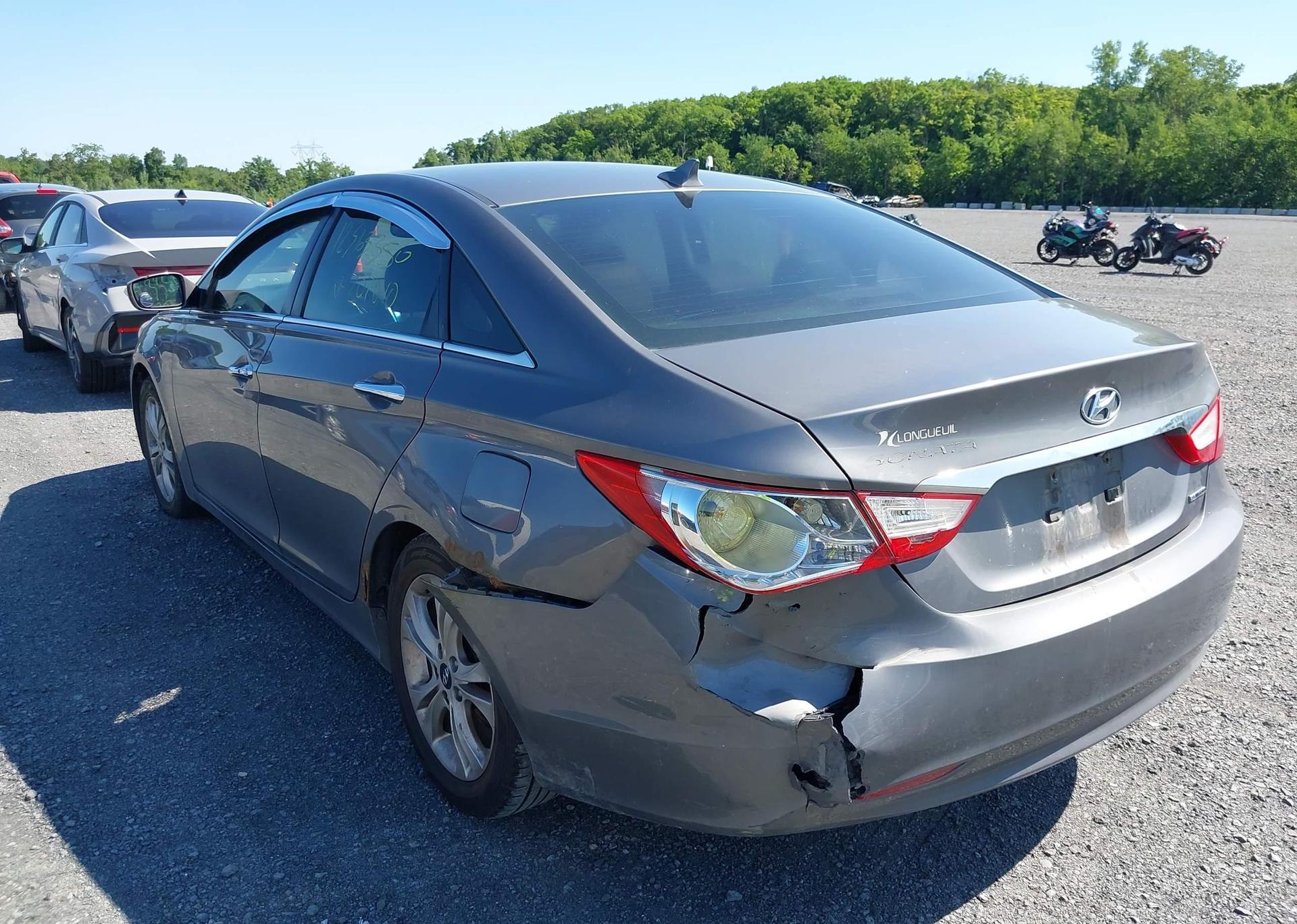 2011 HYUNDAI SONATA SE