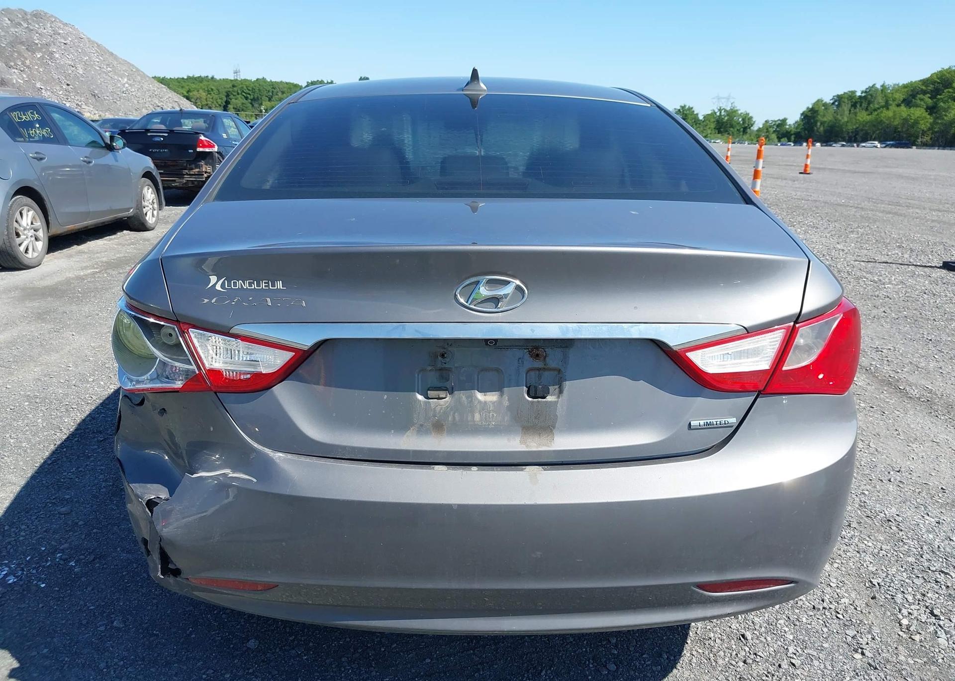 2011 HYUNDAI SONATA SE