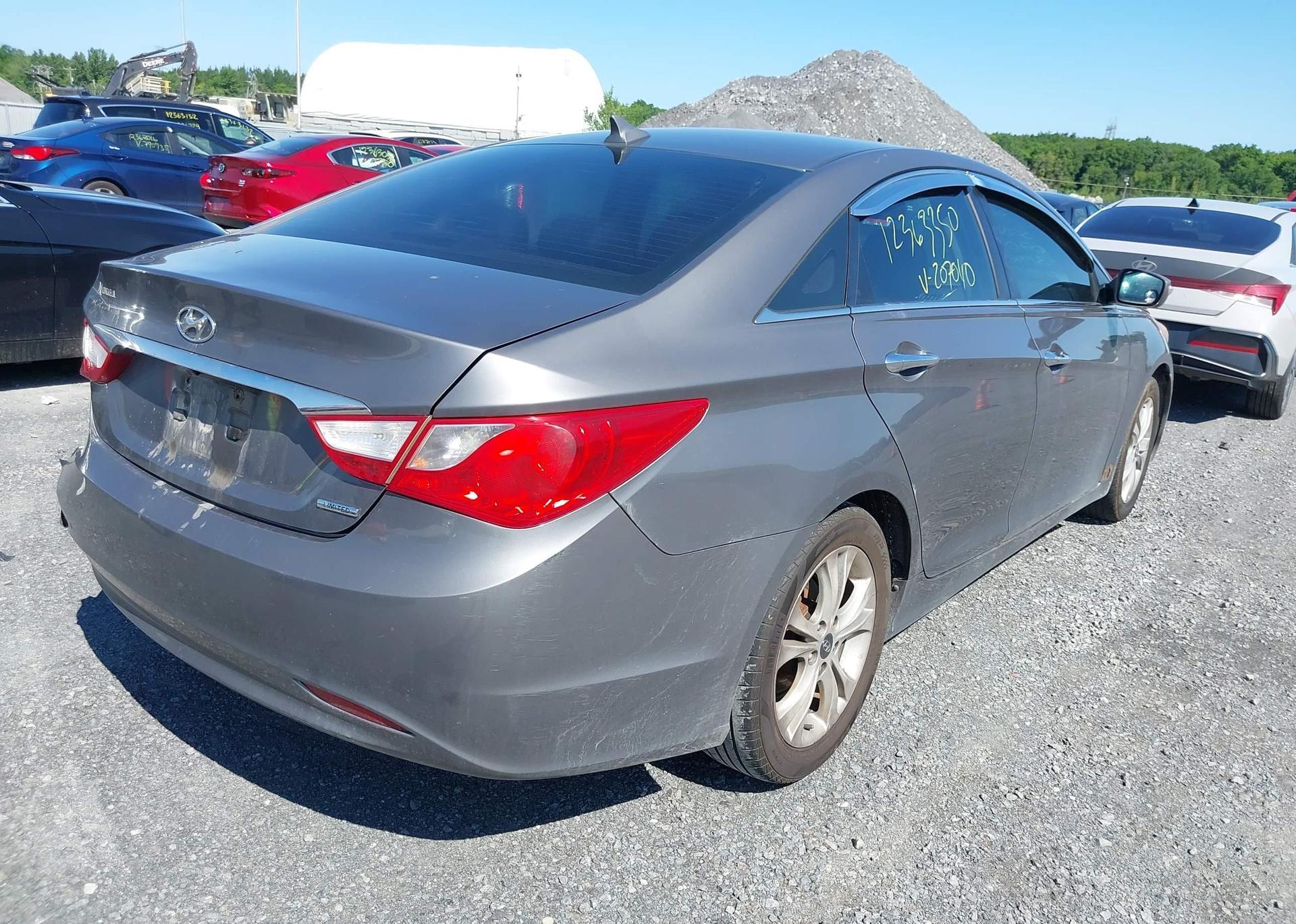 2011 HYUNDAI SONATA SE