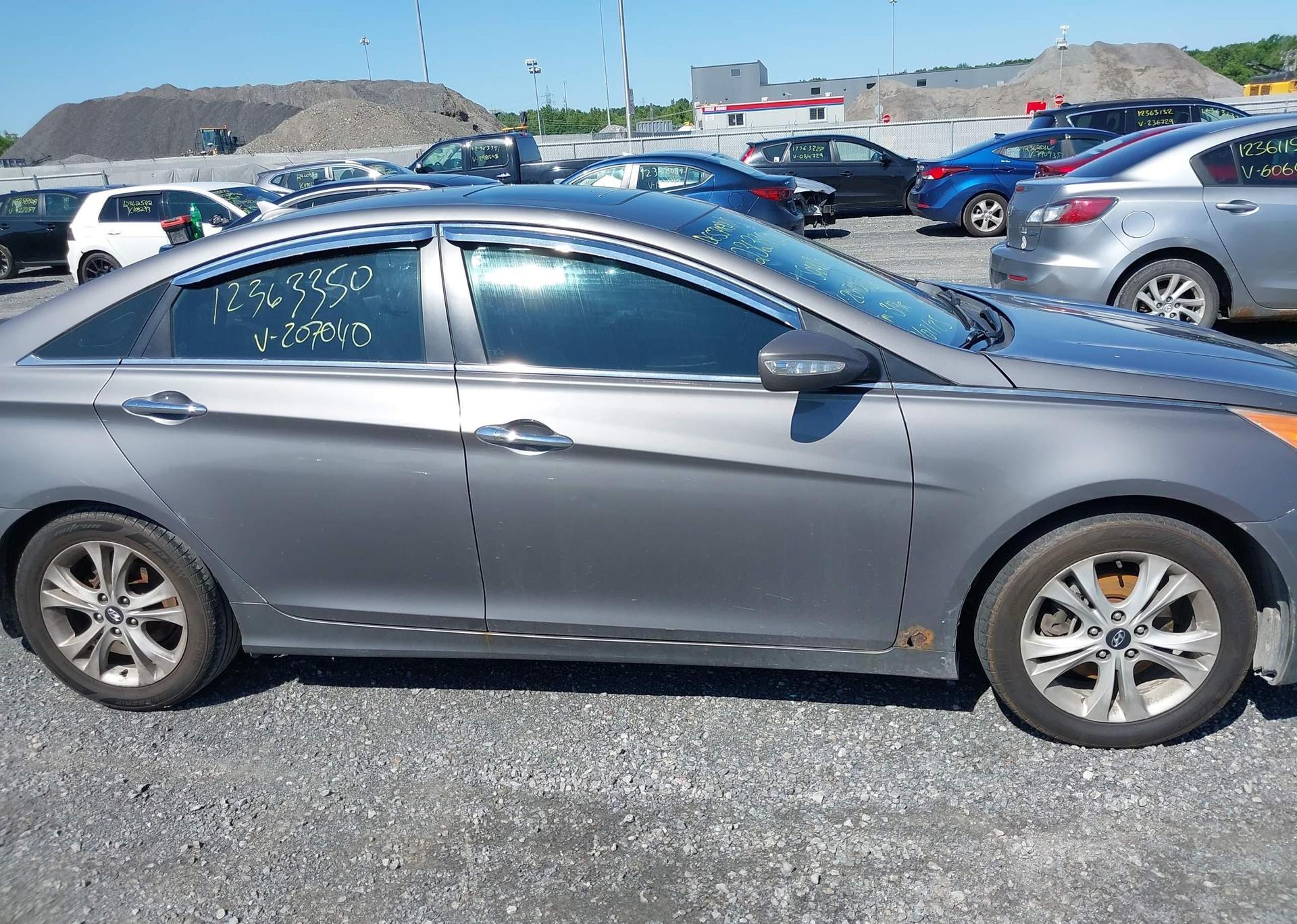 2011 HYUNDAI SONATA SE