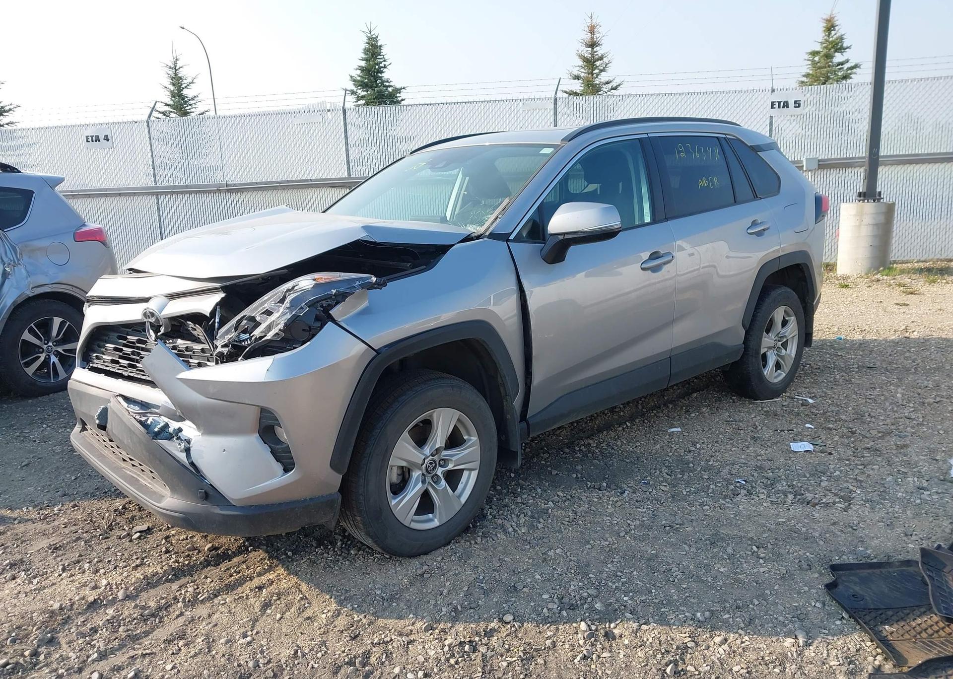 2021 TOYOTA RAV4 XLE