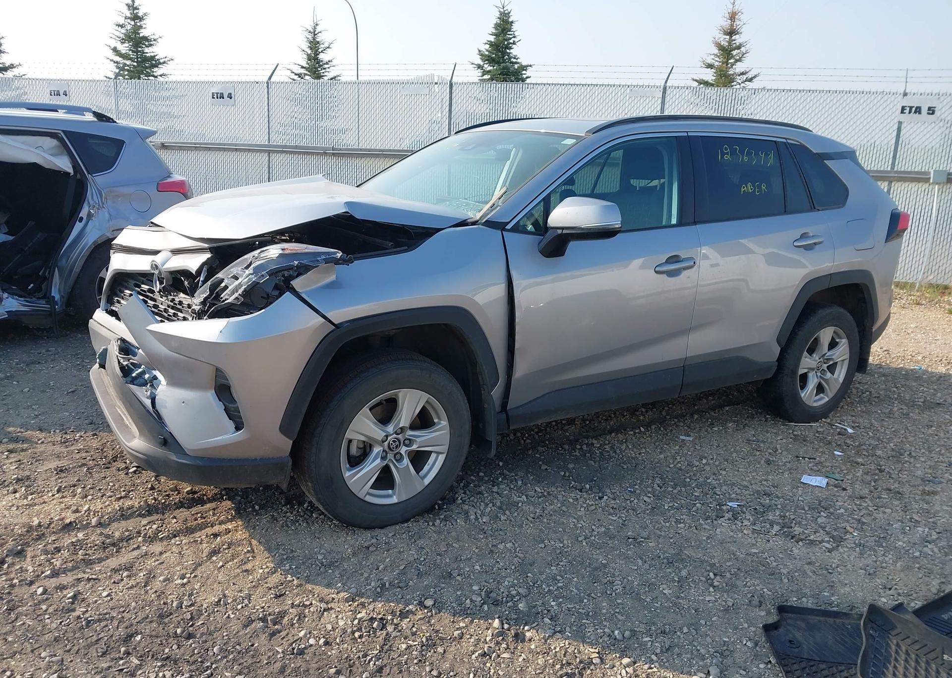 2021 TOYOTA RAV4 XLE
