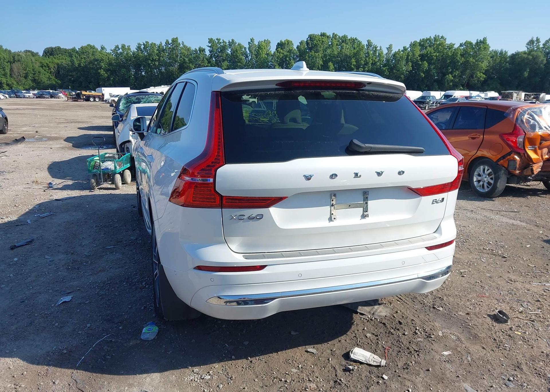 2022 VOLVO XC60 B6 INSCRIPTION