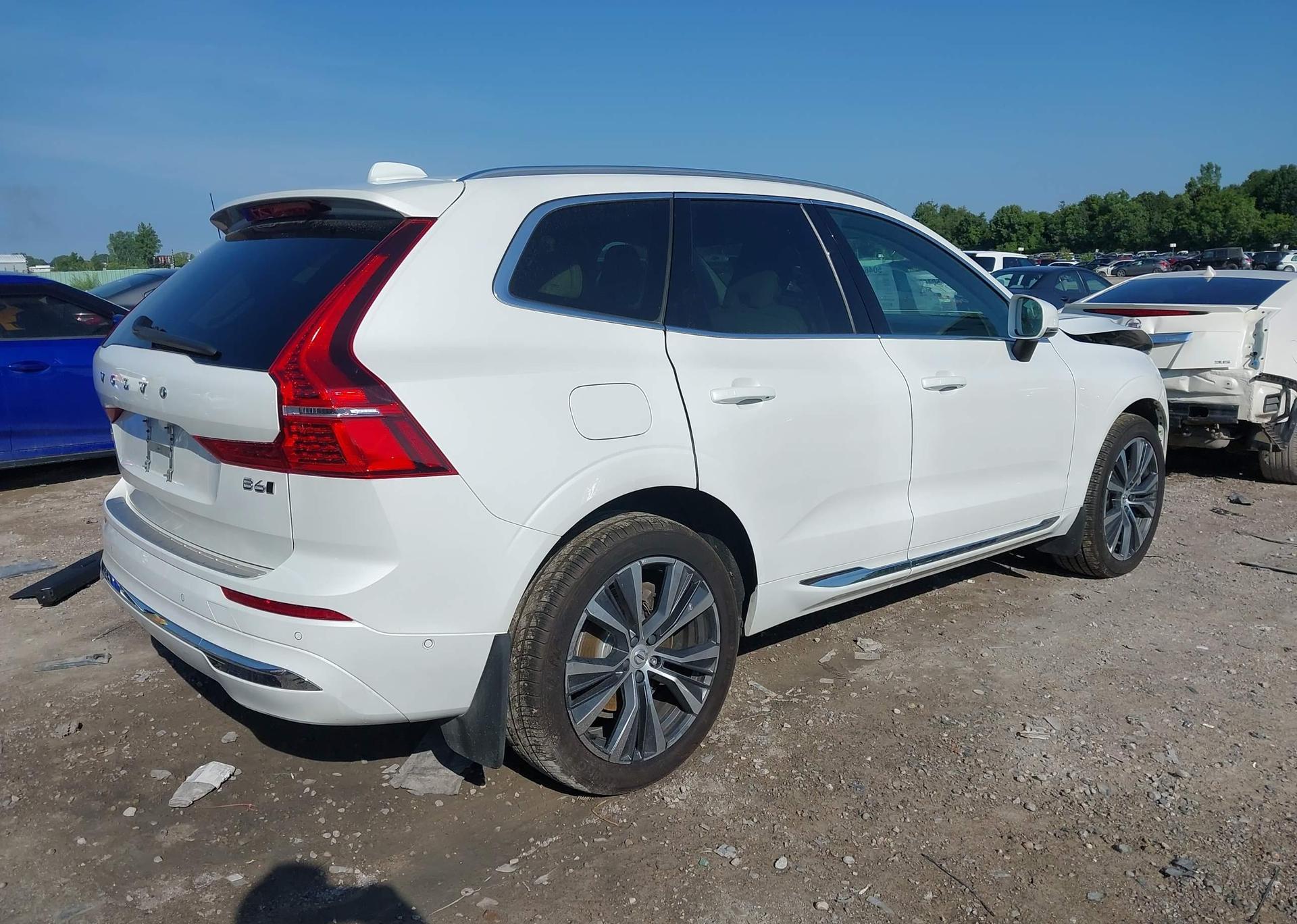 2022 VOLVO XC60 B6 INSCRIPTION