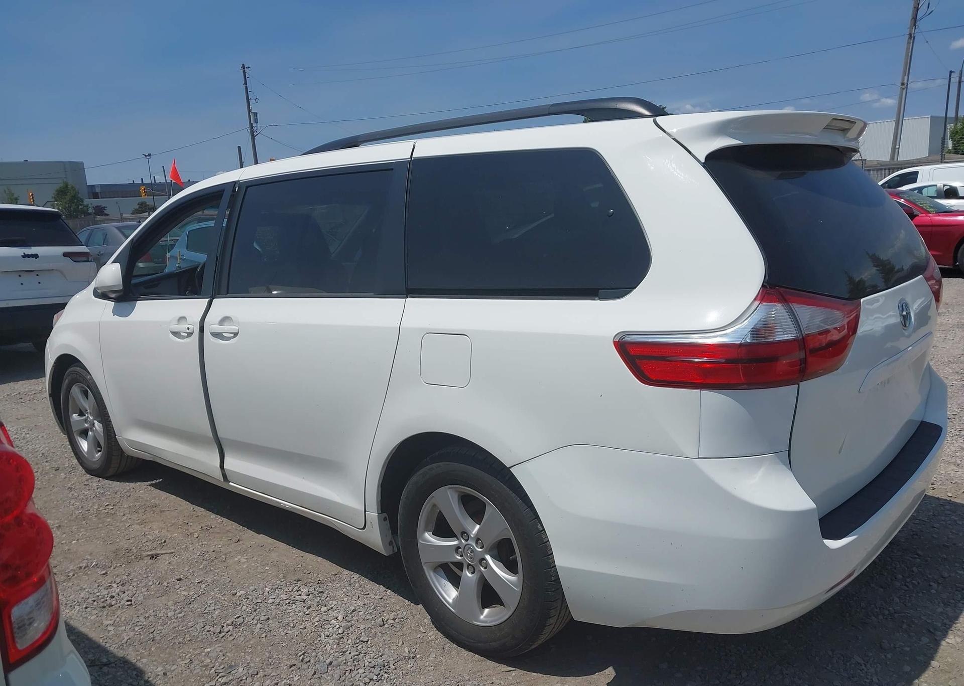 2016 TOYOTA SIENNA LE 8 PASSENGER