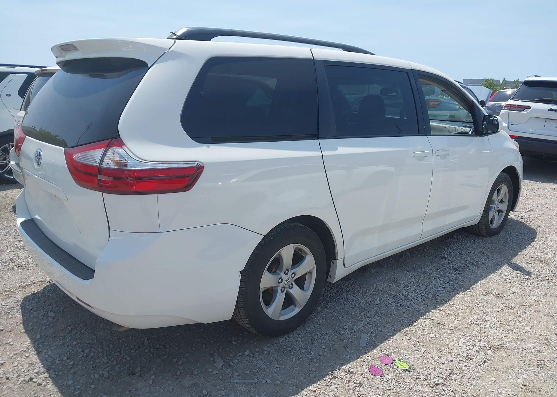 2016 TOYOTA SIENNA LE 8 PASSENGER