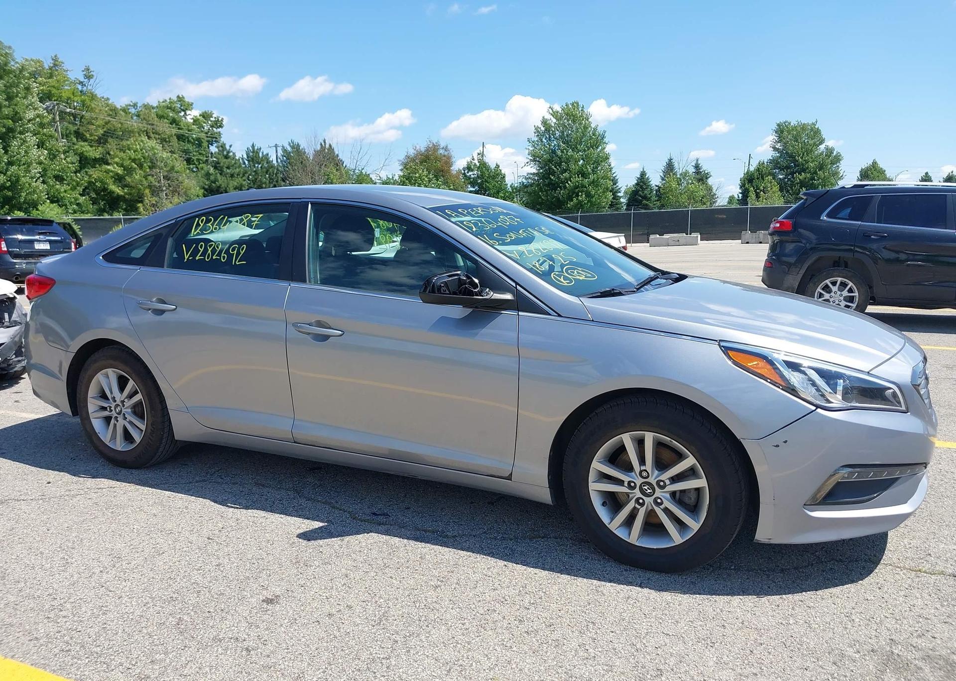 2016 HYUNDAI SONATA SE