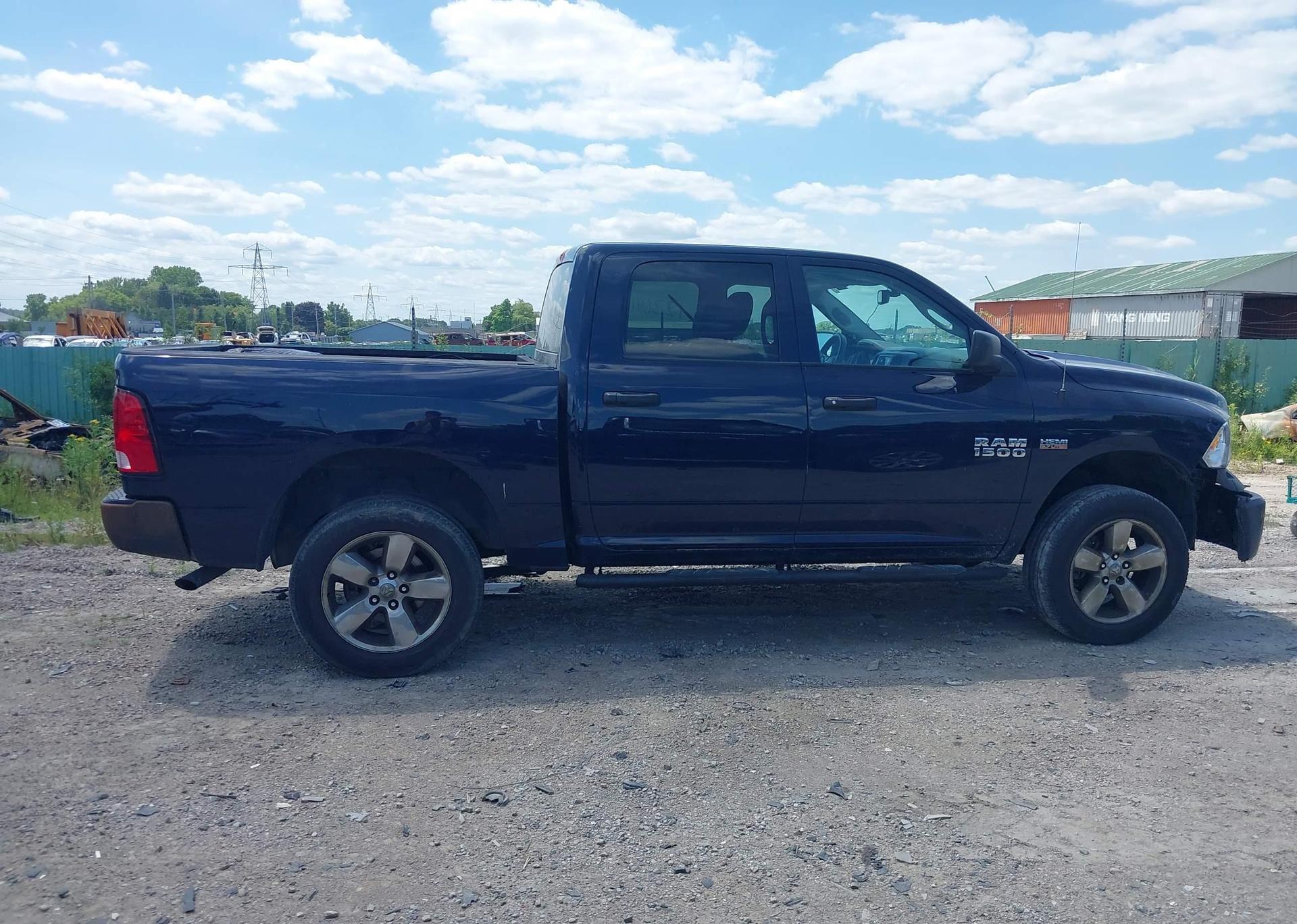 2015 RAM 1500 ST