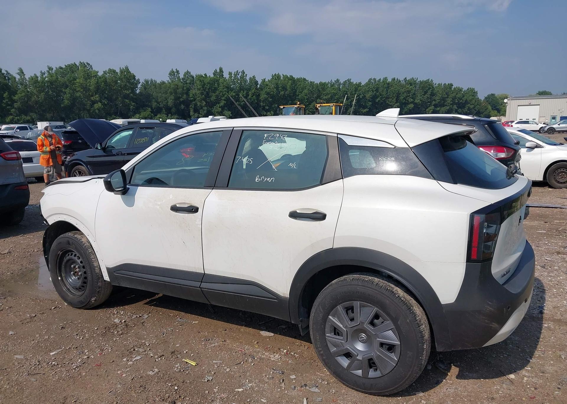 2025 NISSAN KICKS S