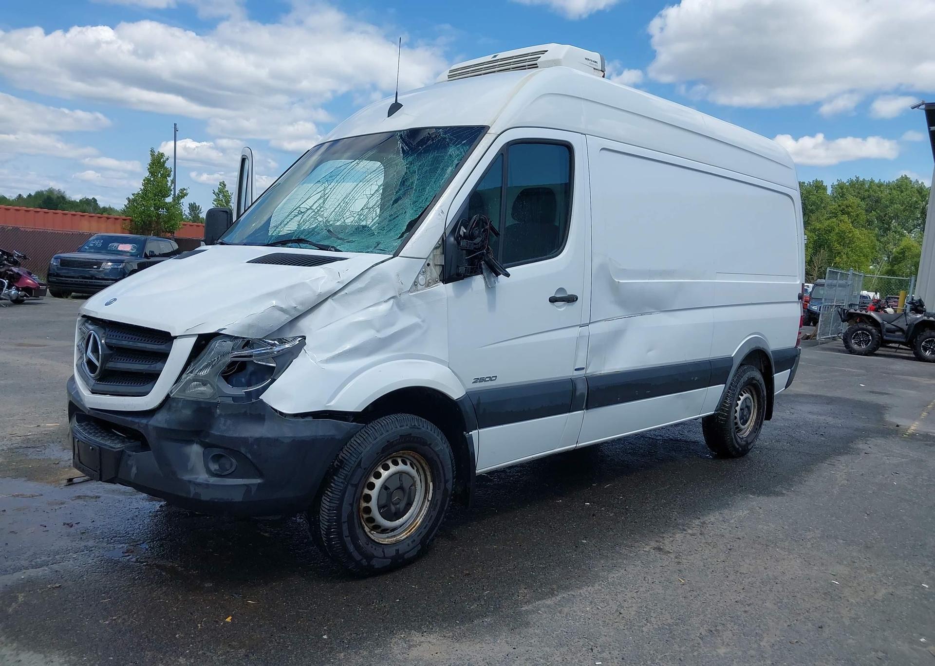 2015 MERCEDES-BENZ SPRINTER 2500 STANDARD ROOF