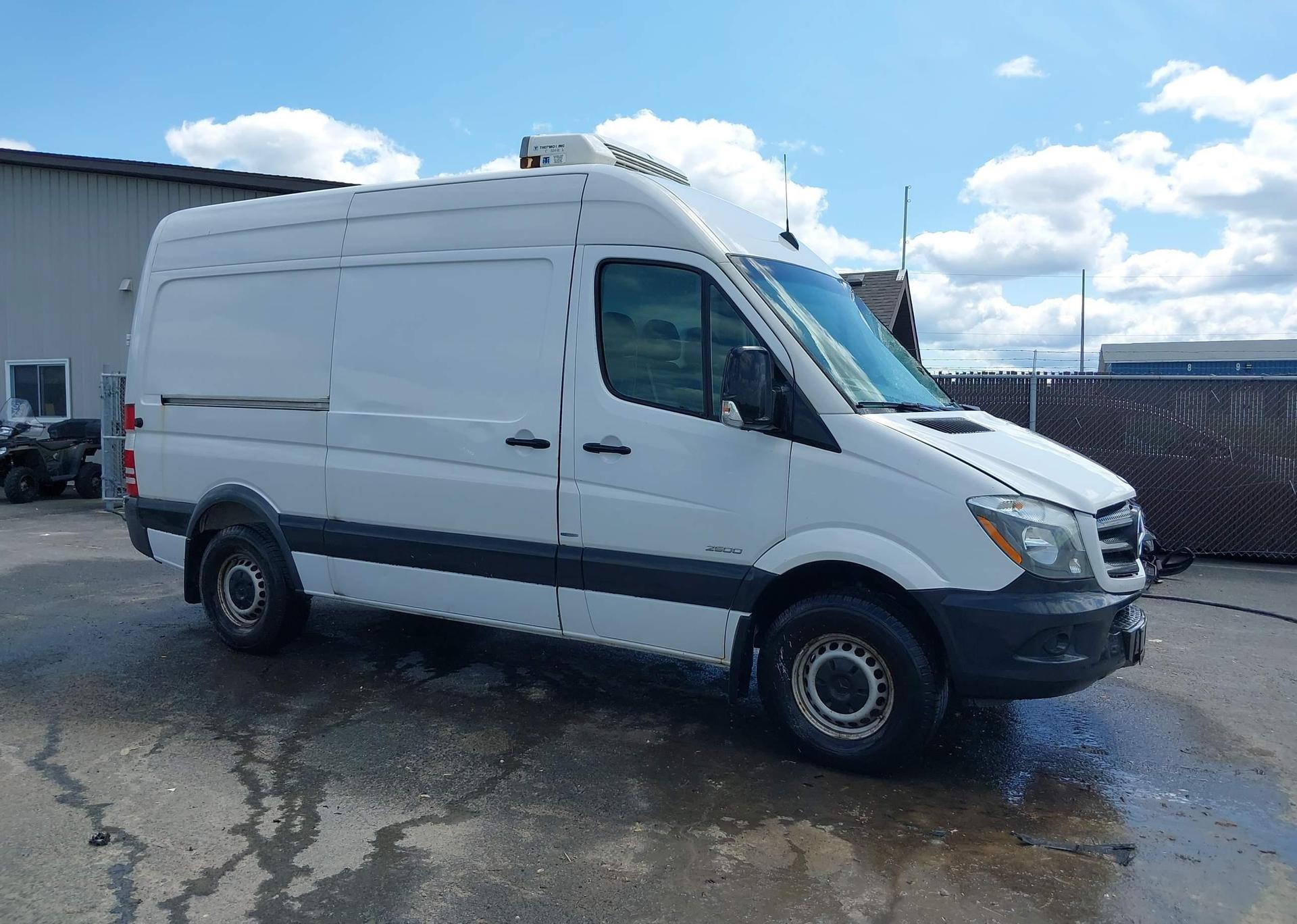 2015 MERCEDES-BENZ SPRINTER 2500 STANDARD ROOF