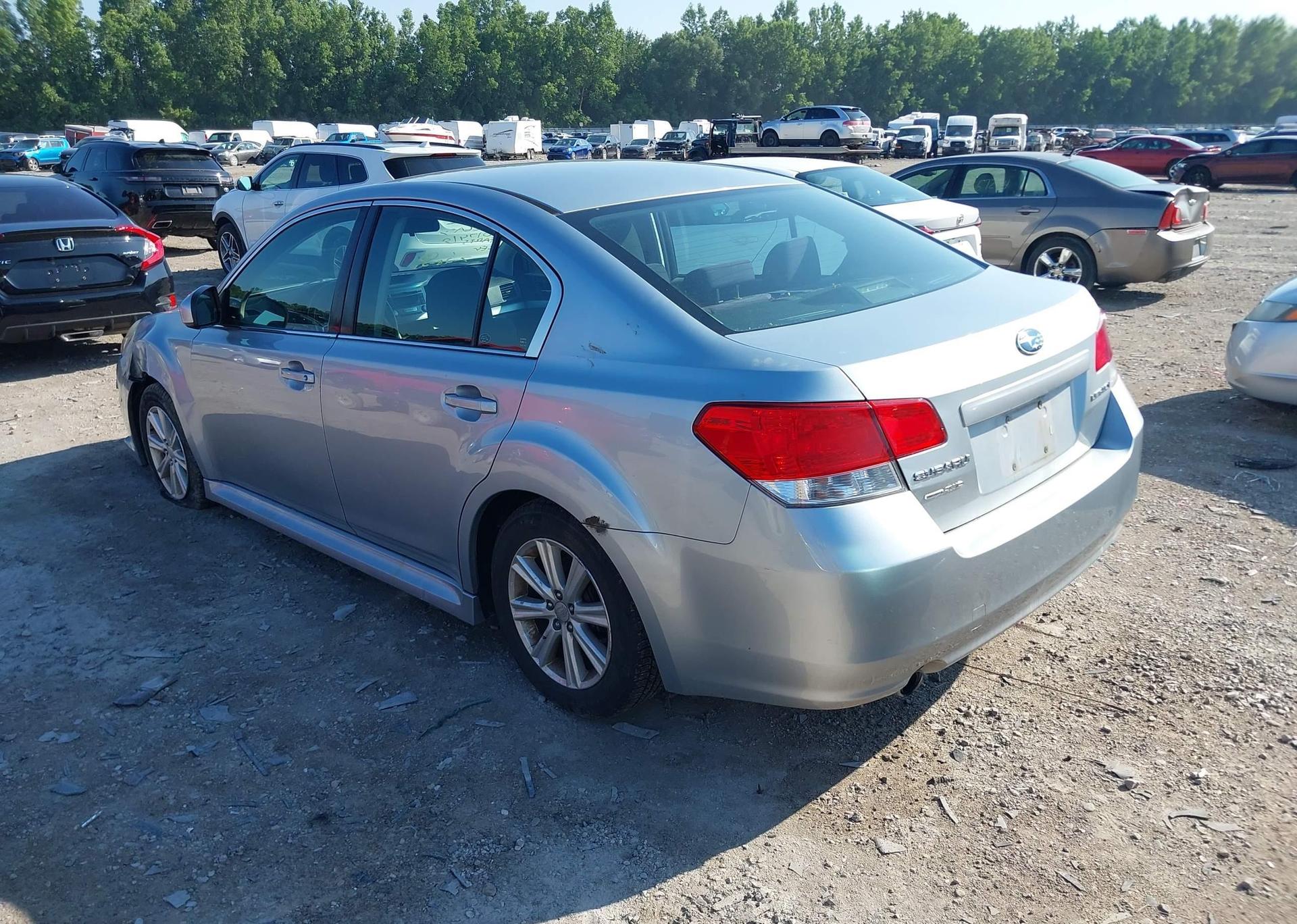 2013 SUBARU LEGACY