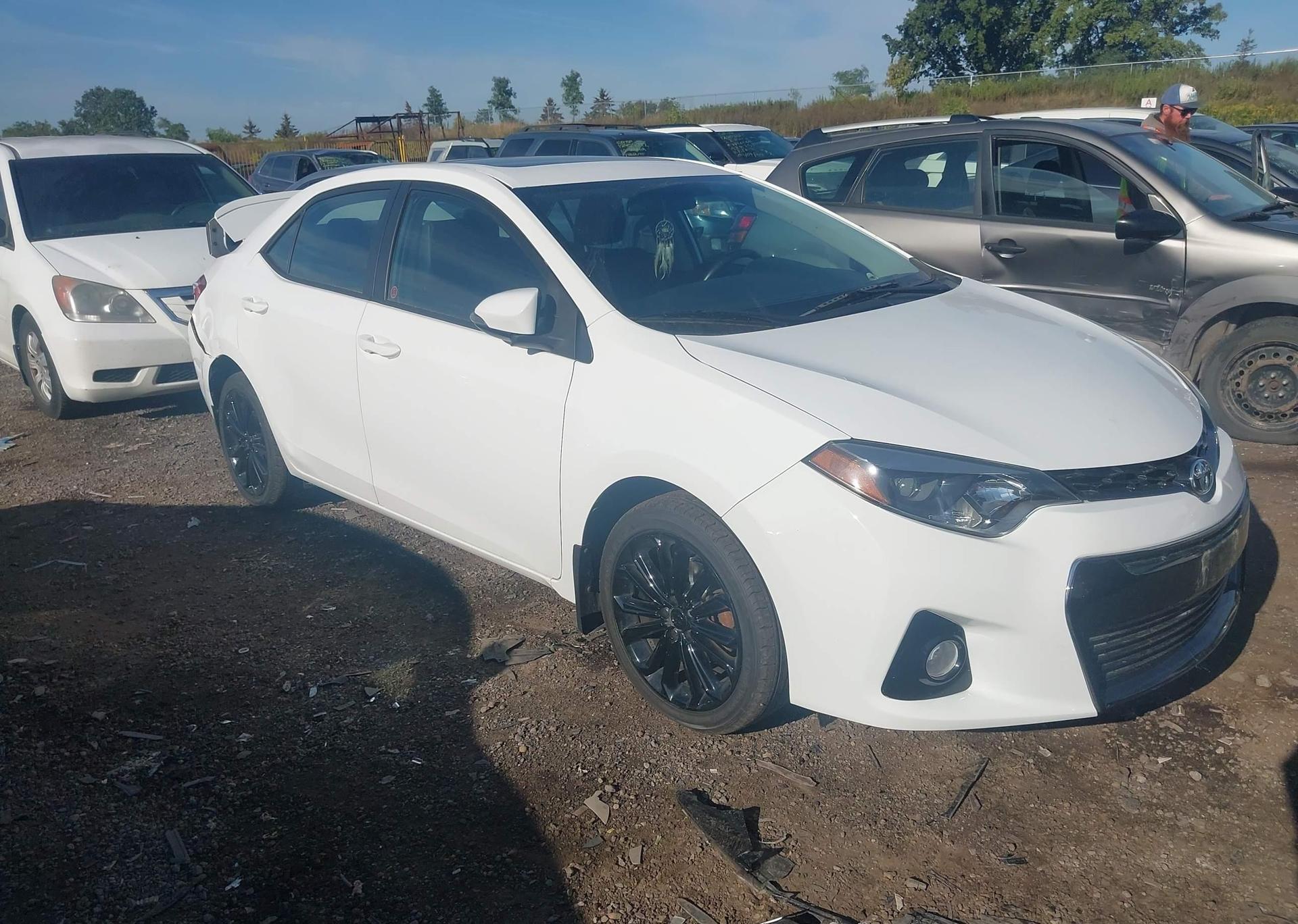 2015 TOYOTA COROLLA