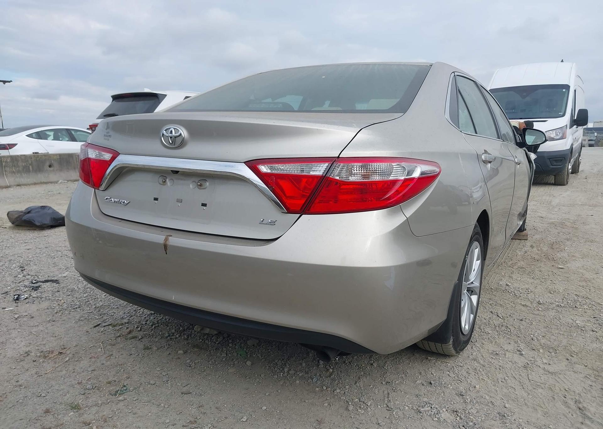 2017 TOYOTA CAMRY LE