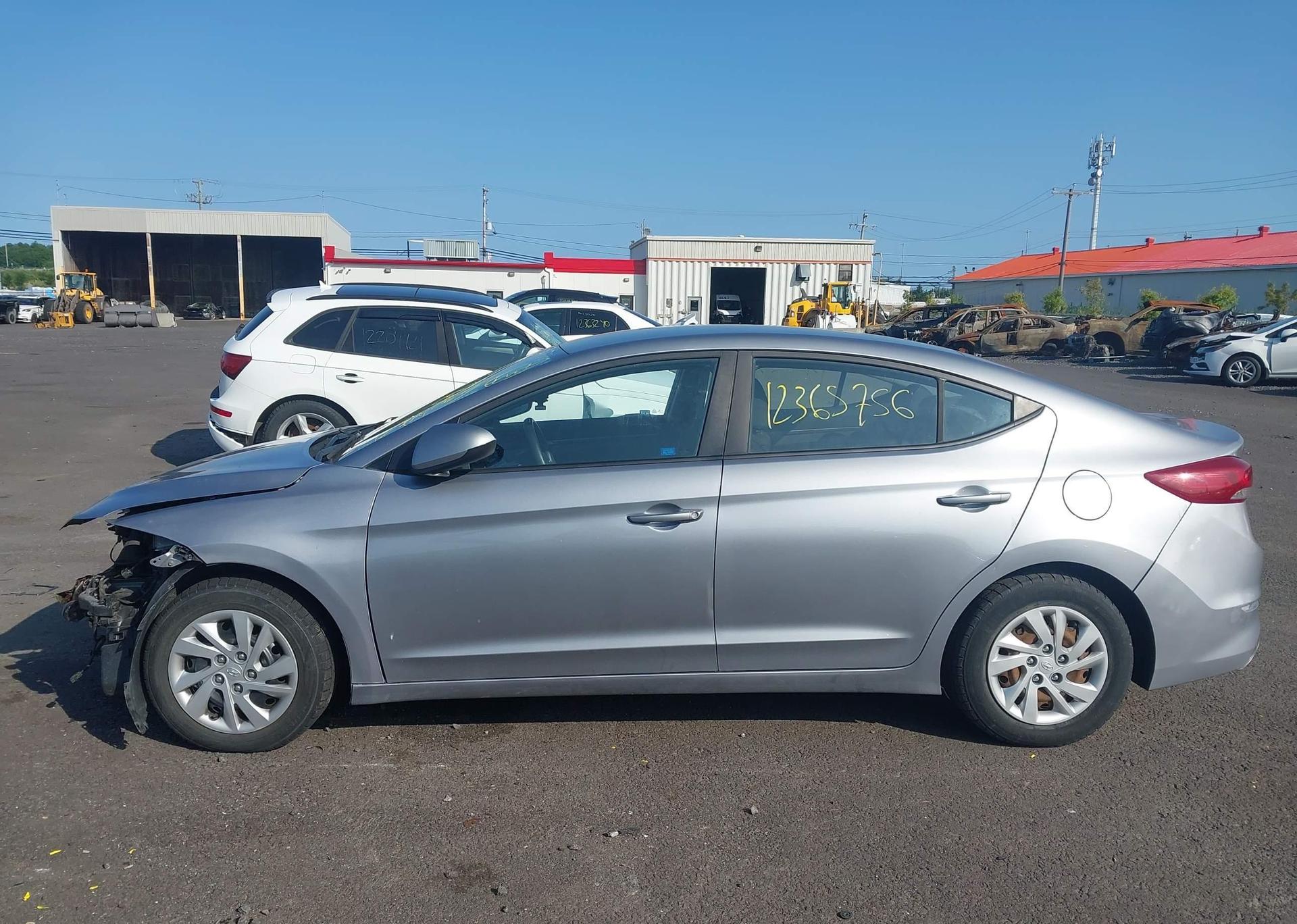 2017 HYUNDAI elantra se