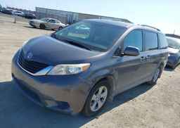 2014 TOYOTA SIENNA LE V6