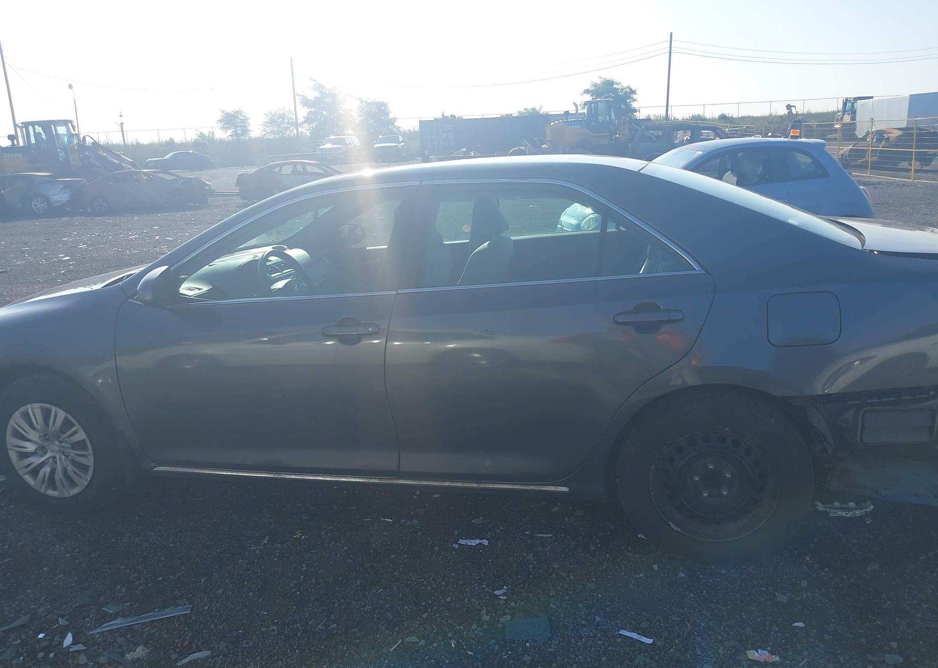 2013 TOYOTA CAMRY LE