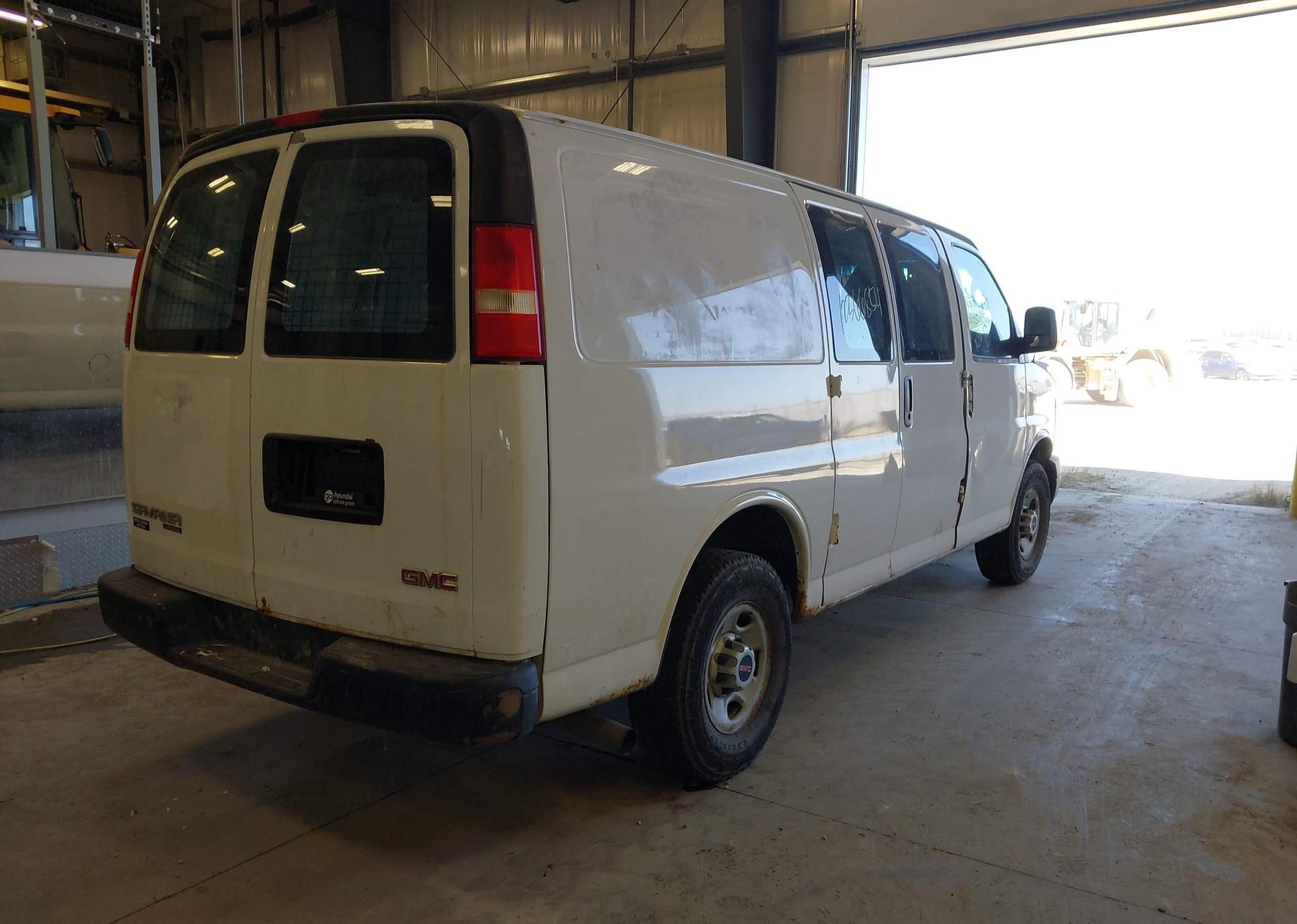 2012 GMC SAVANA 2500 STANDARD