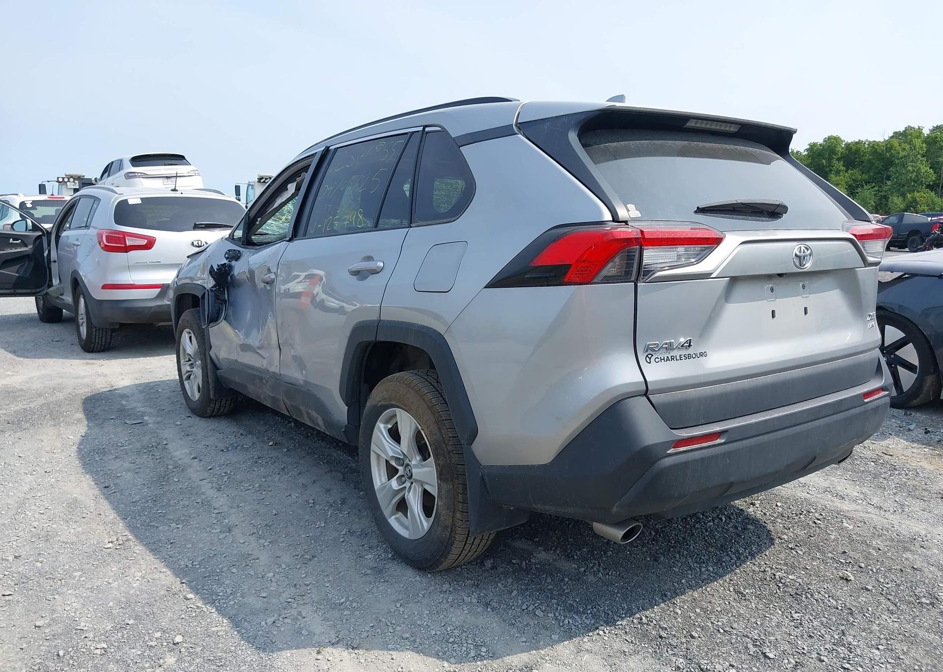 2020 TOYOTA RAV4 XLE