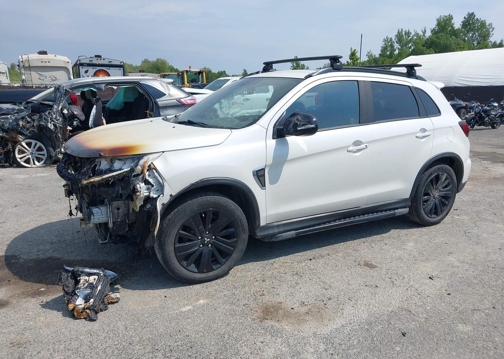 2021 MITSUBISHI RVR