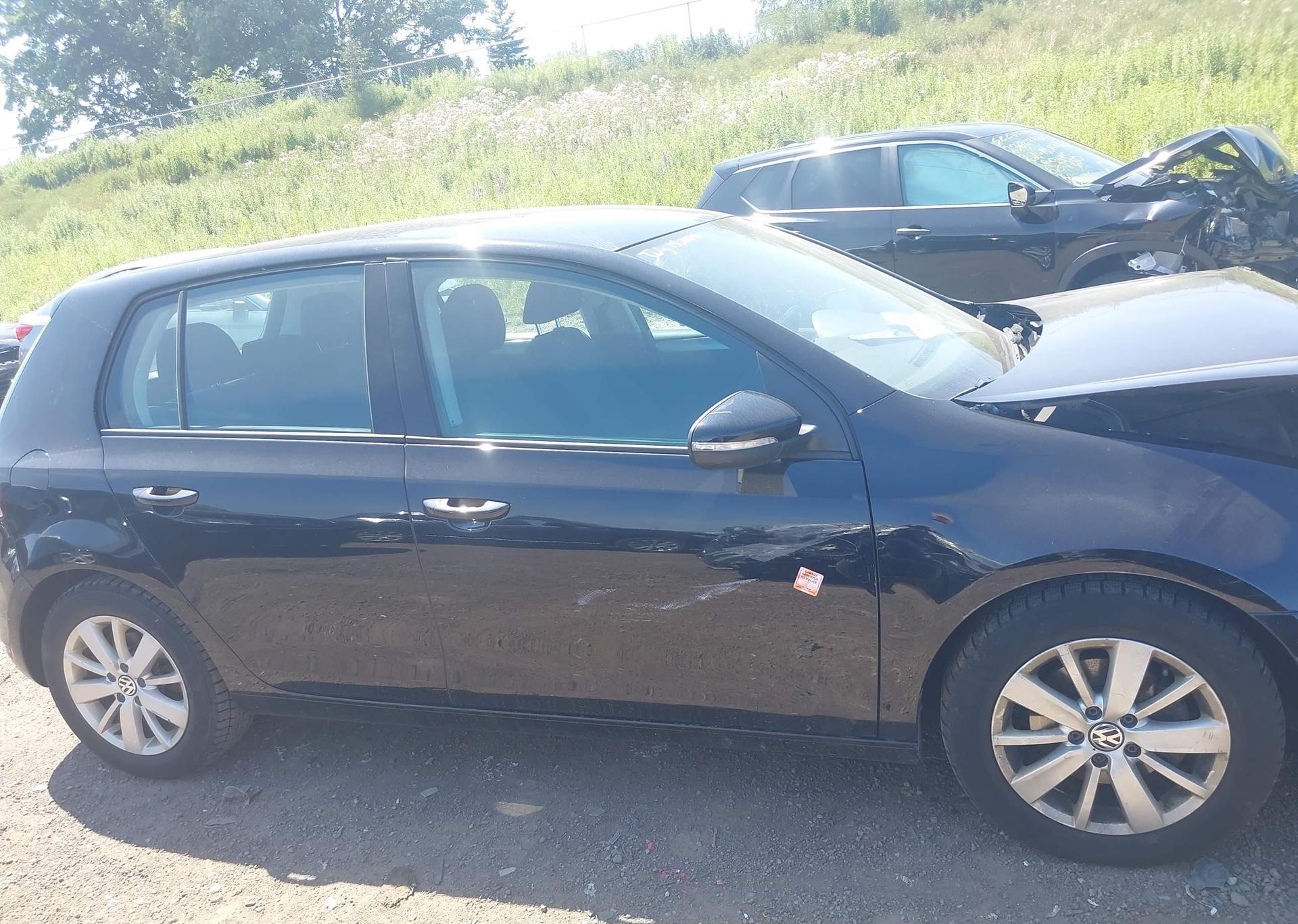 2013 VOLKSWAGEN GOLF 2.5L COMFORTLINE