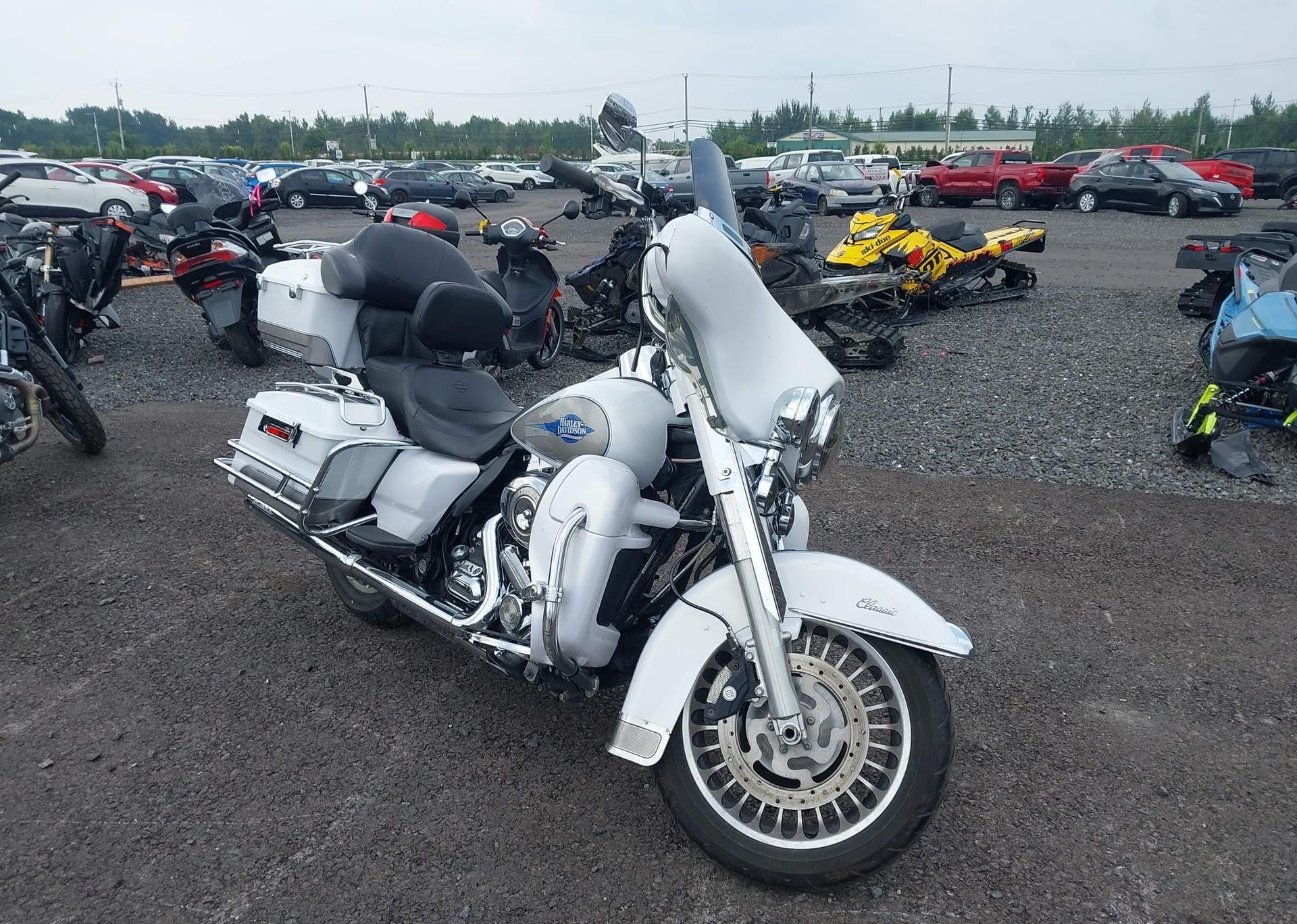 2009 HARLEY-DAVIDSON FLHTC