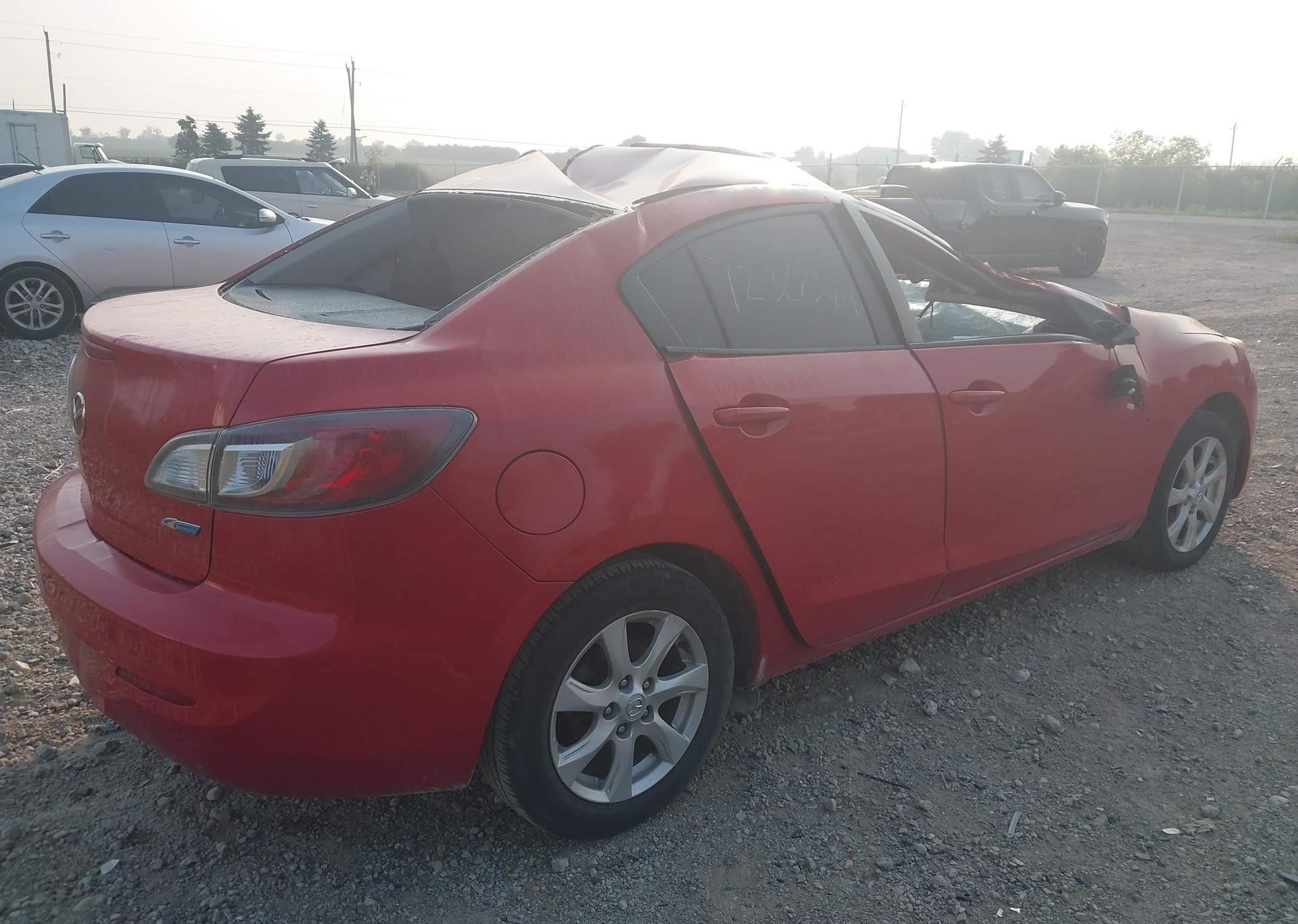 2013 MAZDA 3 I