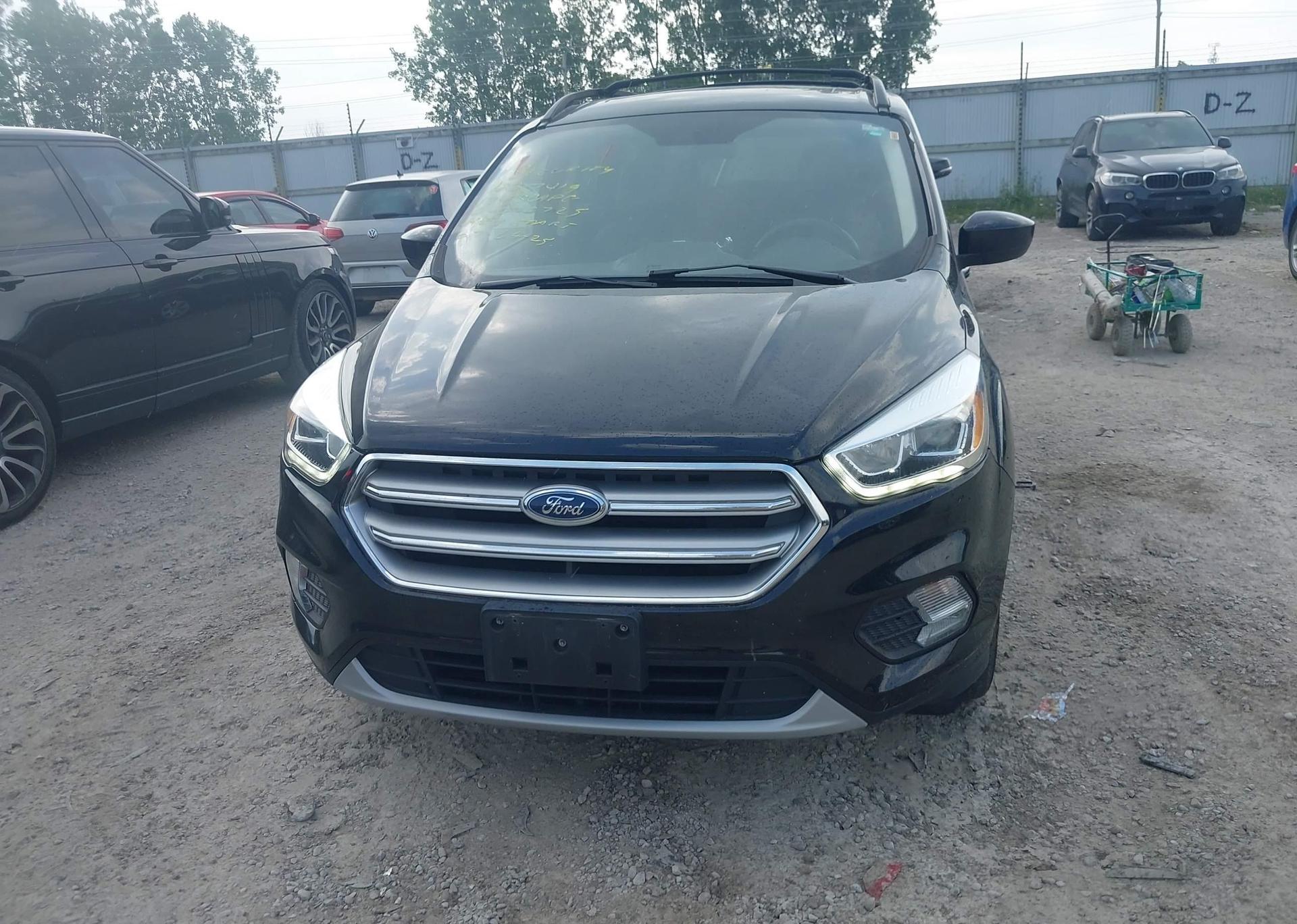 2017 FORD ESCAPE SE