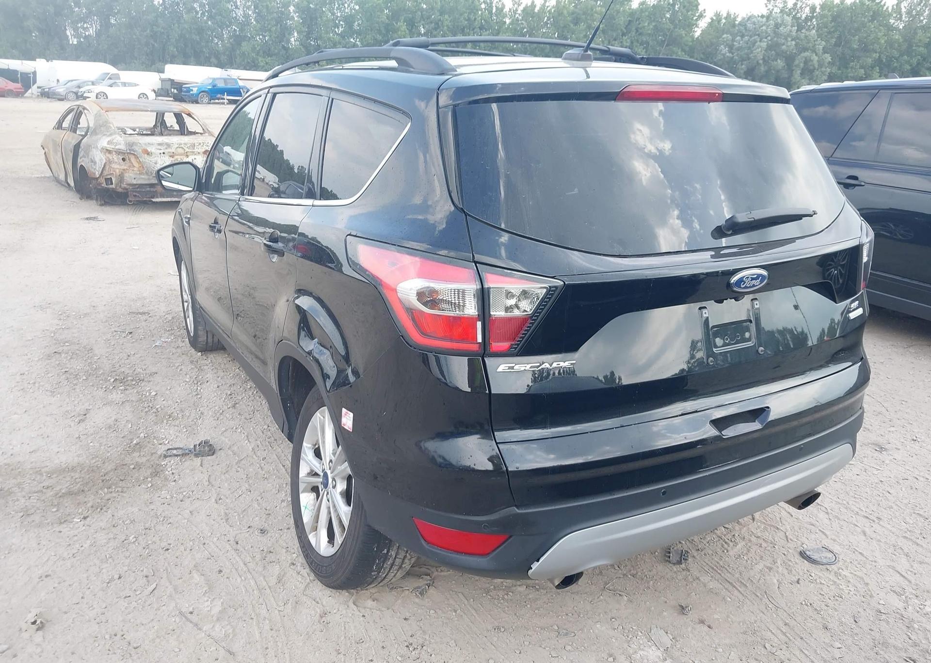 2017 FORD ESCAPE SE