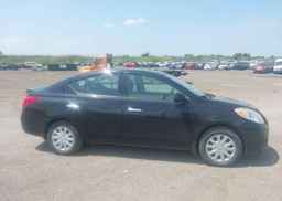 2014 NISSAN VERSA S