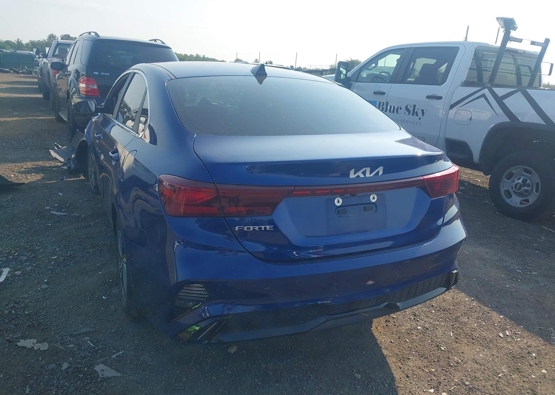 2023 KIA FORTE EX