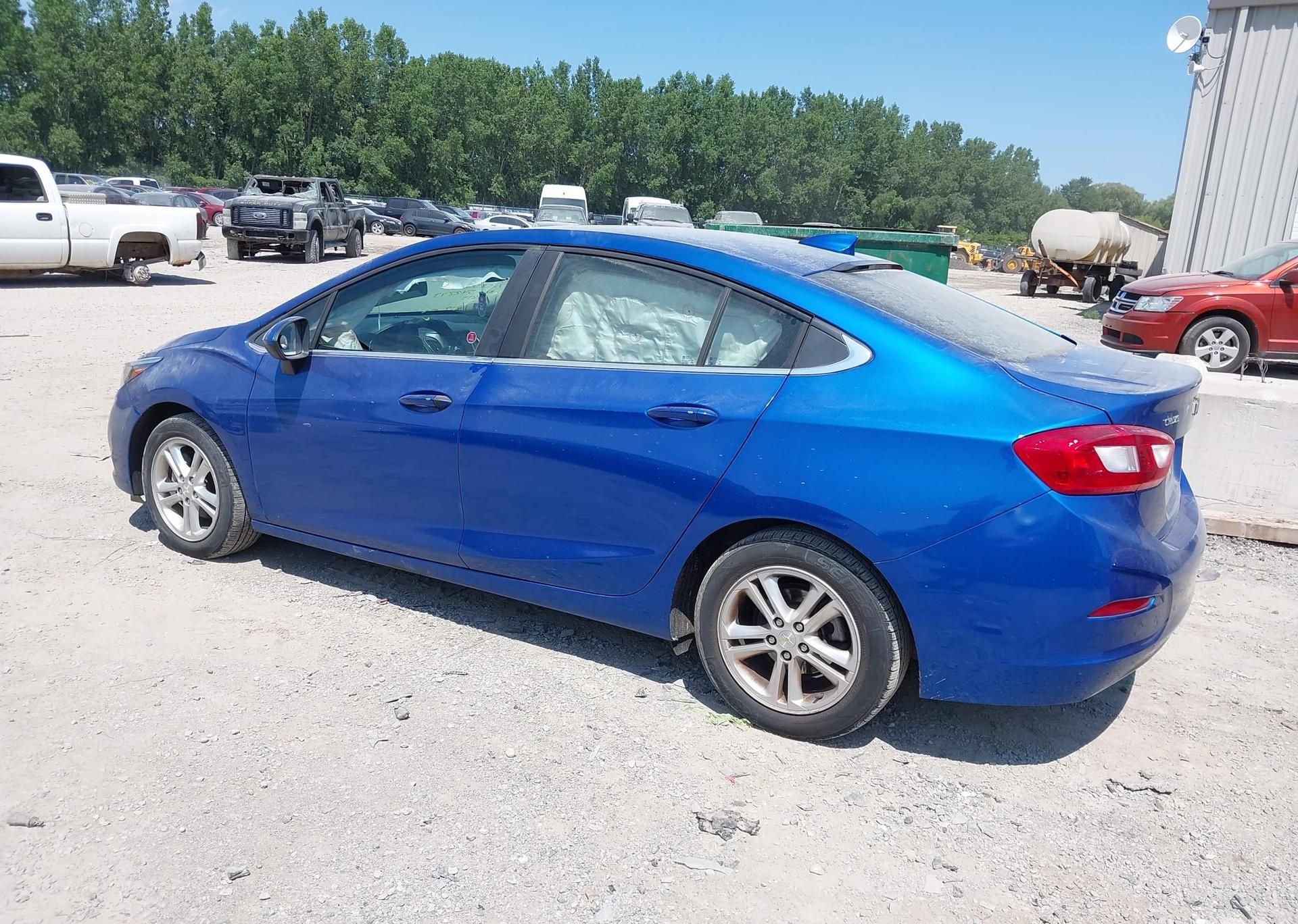 2017 CHEVROLET CRUZE LT